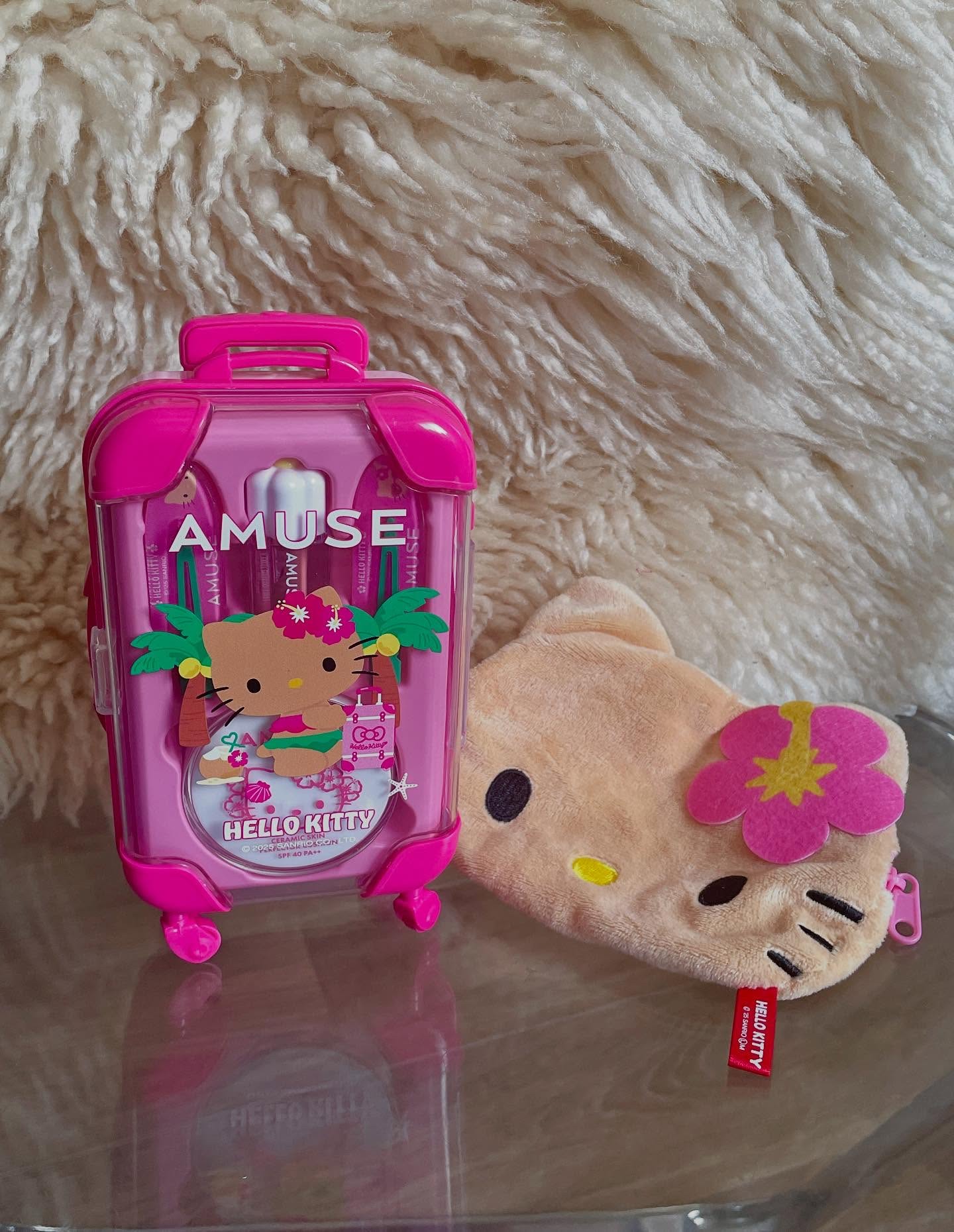 AMUSE クイックメイクアップミニラゲージ [TANNING HELLO KITTY EDITION]/AMUSE/メイクアップキットを使ったクチコミ（1枚目）