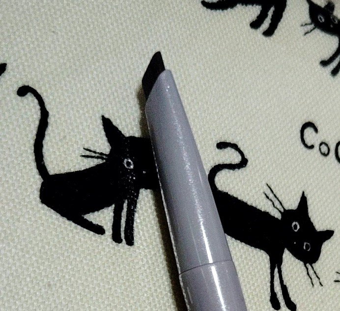 オルビス ペンシルアイブローNのクチコミ「オルビス　ペンシルアイブローN 02
(*´꒳`*)眉かきが苦手な私
しかも眉毛が少ない昔抜き.....」（2枚目）