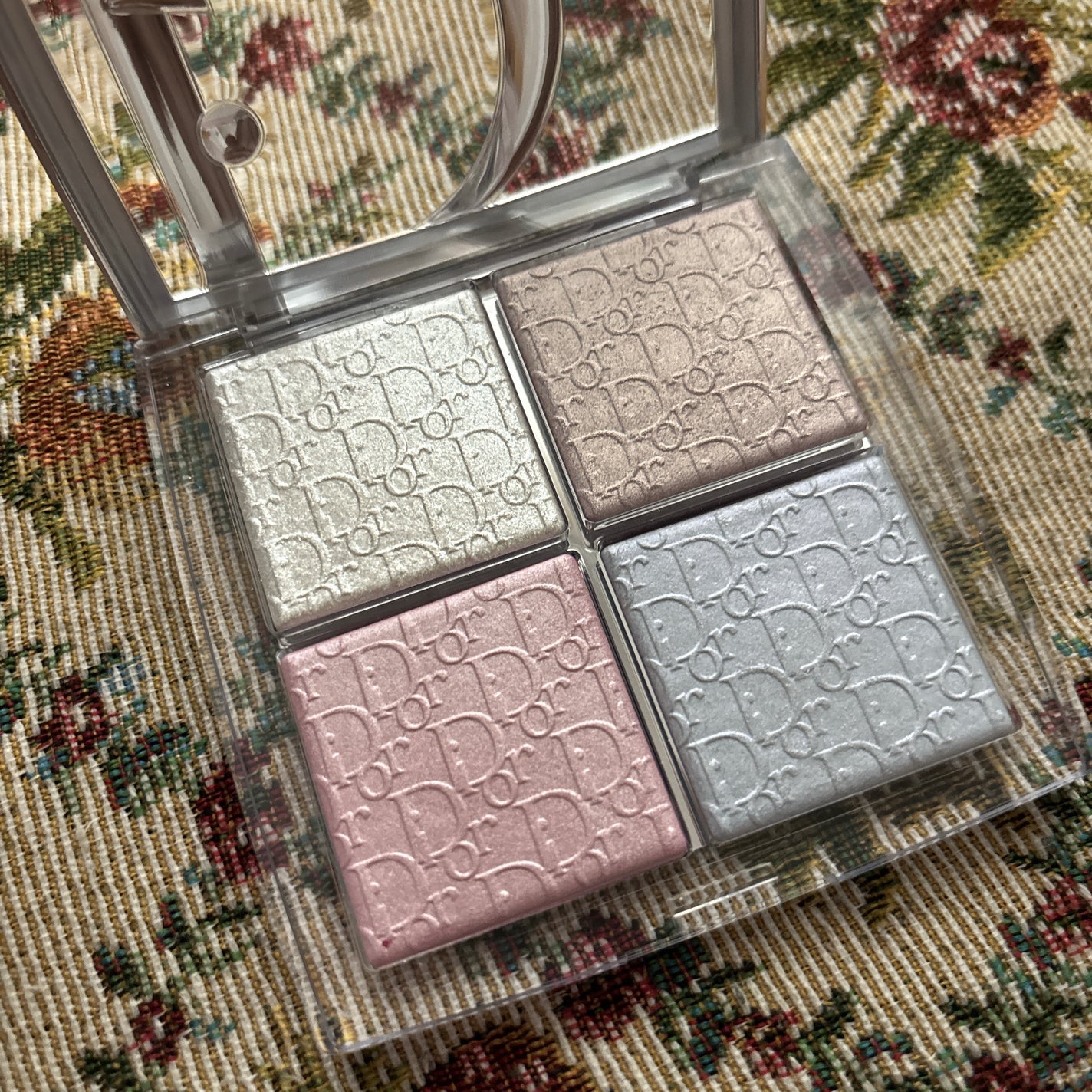 ディオール バックステージ フェイス グロウ パレット/Dior/ハイライトを使ったクチコミ(2枚目)