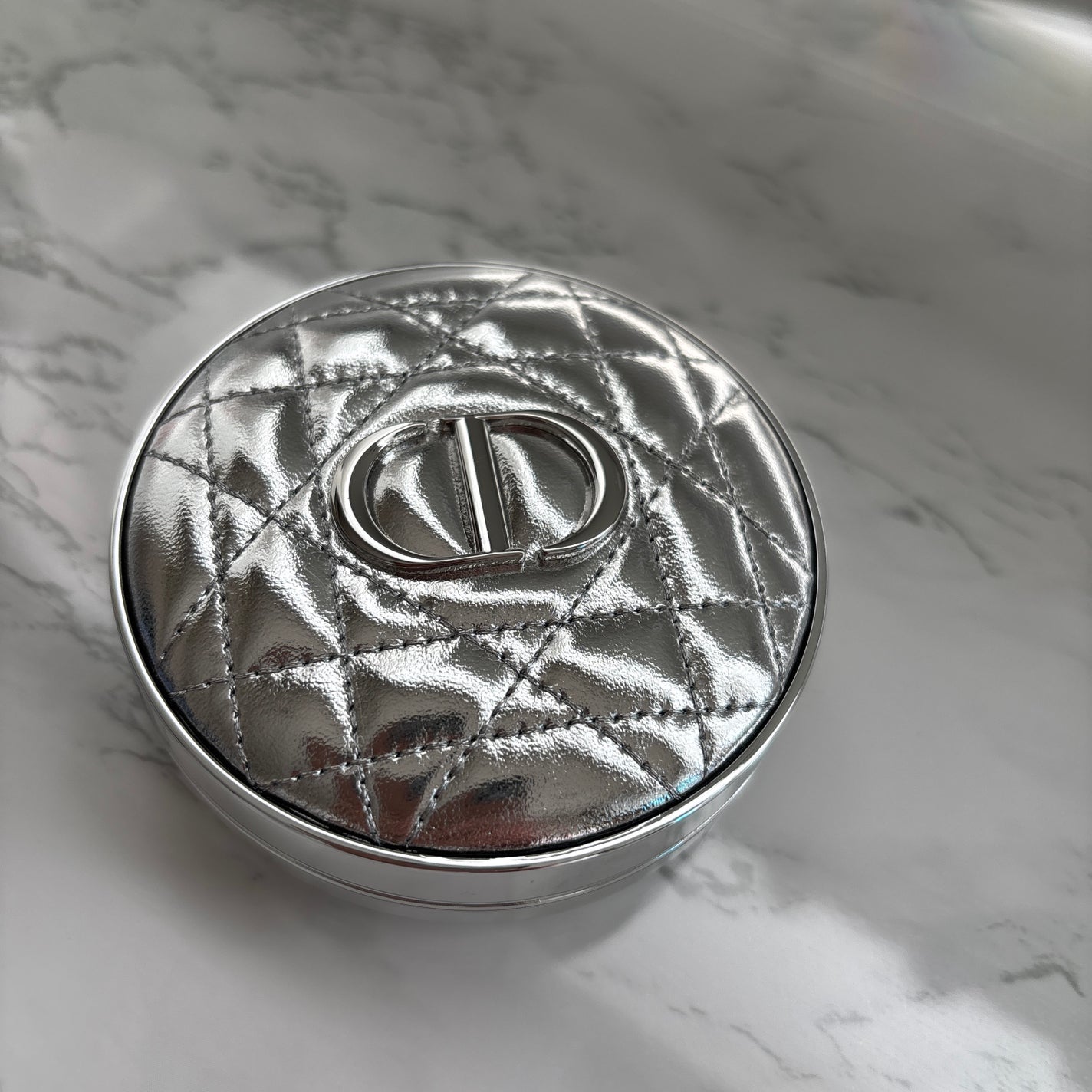 fantastic_beauty_s1z on LIPS 「DIORForeverクッションファンデスポンジが苦手だったの..」(1枚目)