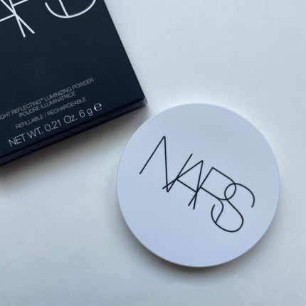NARS ライトリフレクティング ルミナイジングパウダー/NARS/パウダーハイライトを使ったクチコミ(3枚目)