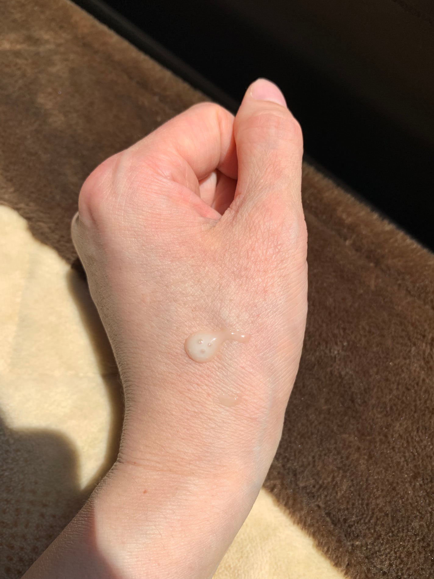 miu on LIPS 「Easydew様よりメラワンデーセラムをいただきました😍❤️✨..」(4枚目)