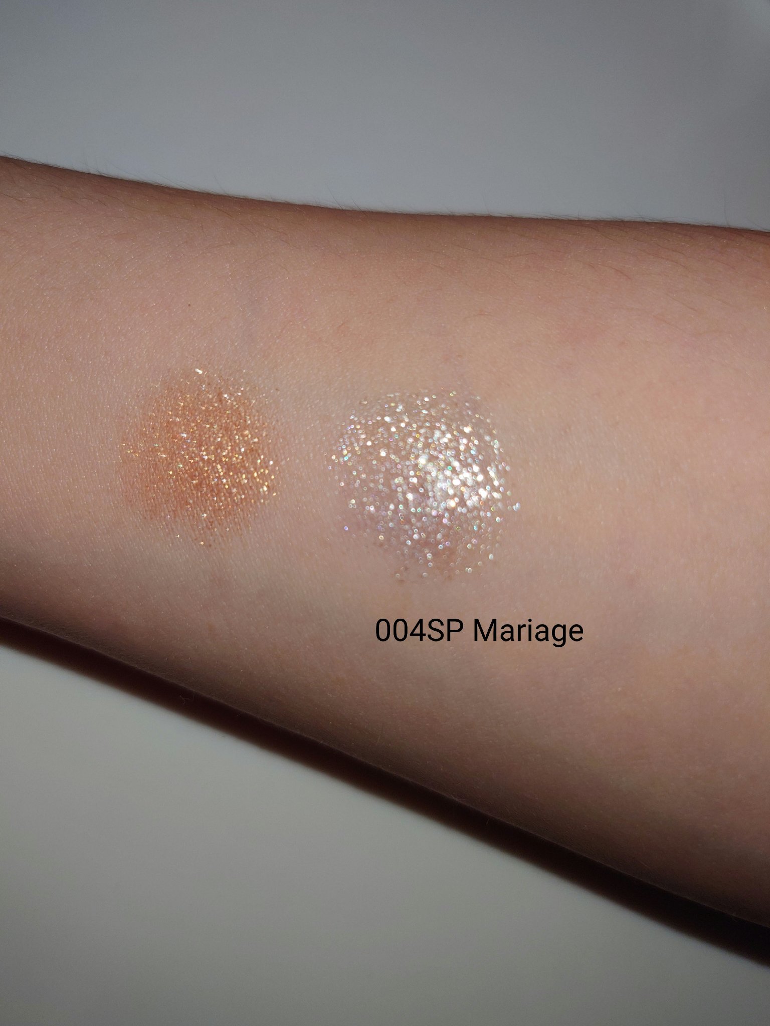 アディクション ザ アイシャドウ スパークル/ADDICTION/単色アイシャドウを使ったクチコミ（3枚目）