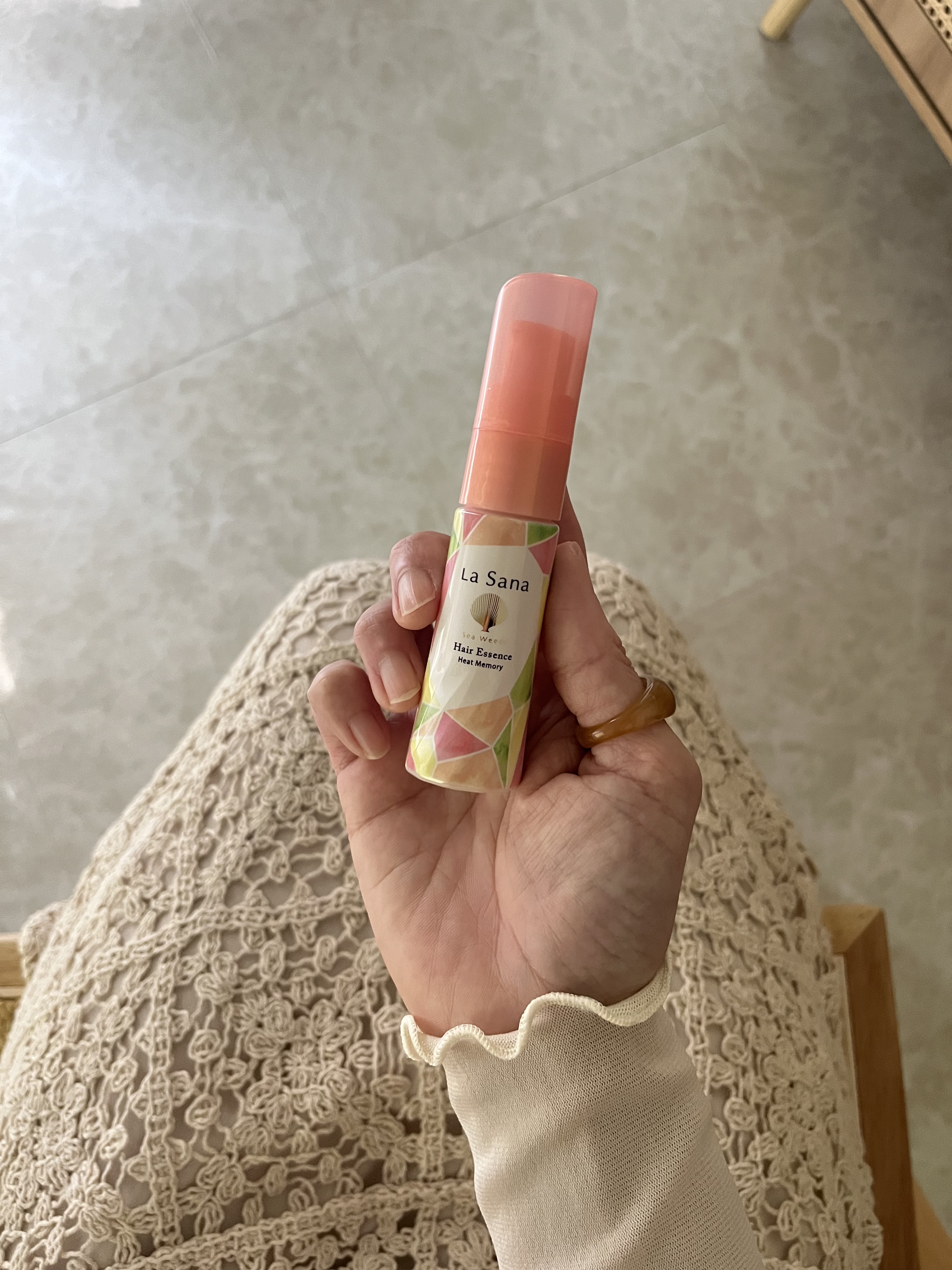 ラサーナ 海藻 ヘア エッセンス ヒートメモリー ピンクグレープフルーツの香り/ラサーナ/ヘアオイルを使ったクチコミ（1枚目）