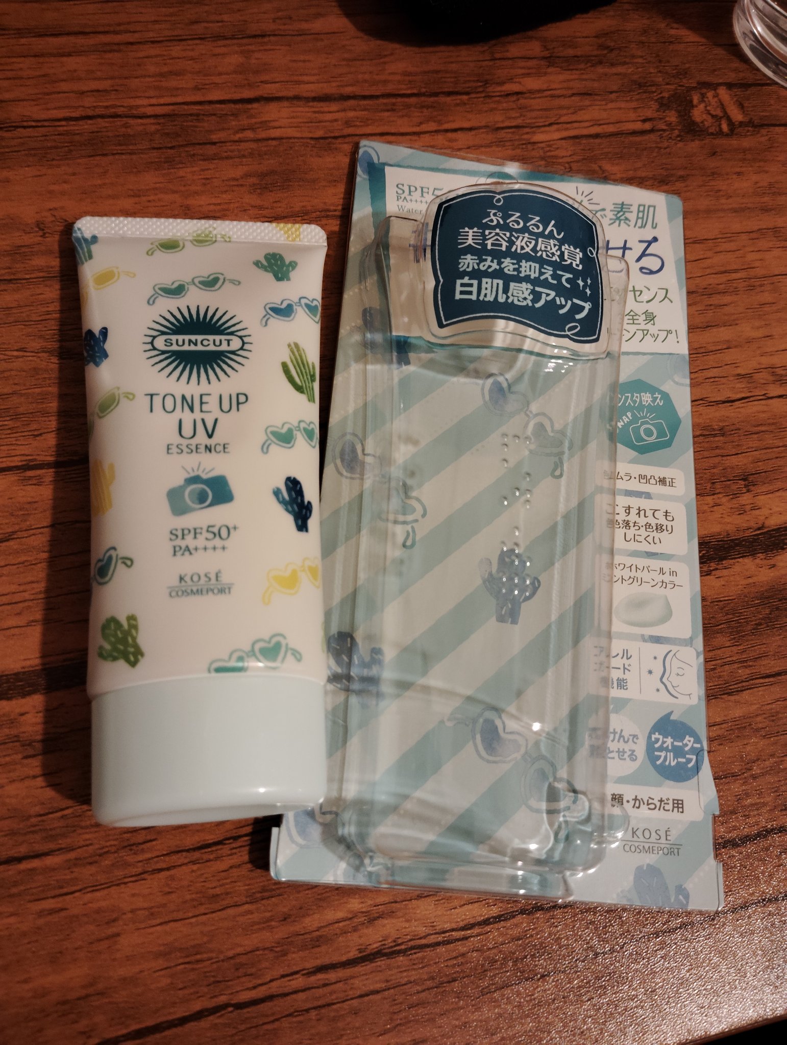 トーンアップUV エッセンス/サンカット®/日焼け止めローションを使ったクチコミ（1枚目）