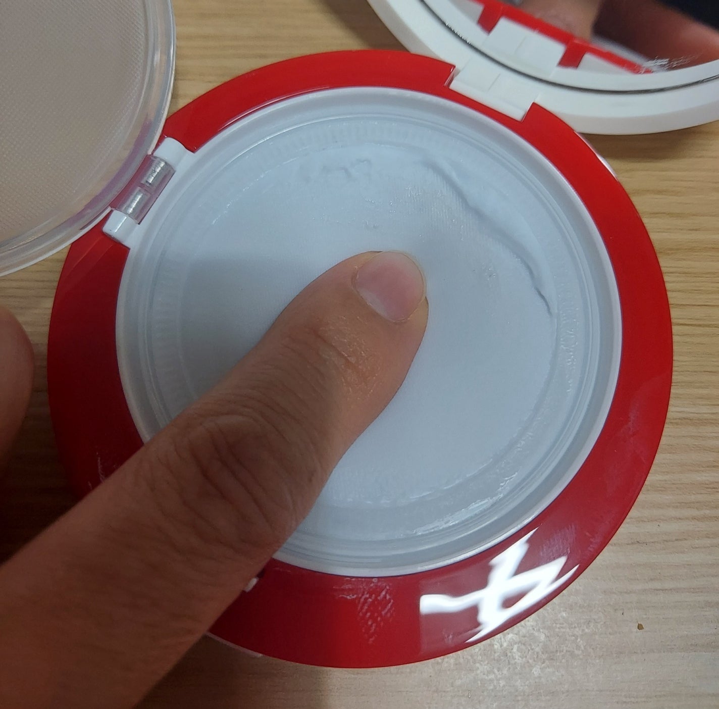 ビーベルベット セバムカットクッション/espoir/プレストパウダーを使ったクチコミ(2枚目)