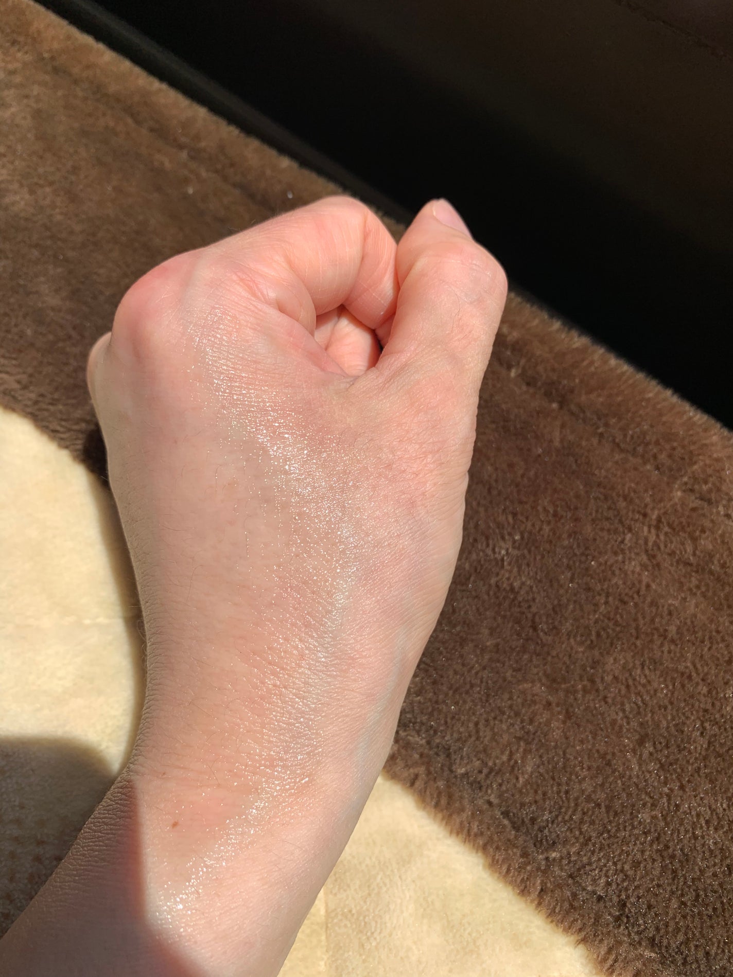 miu on LIPS 「Easydew様よりメラワンデーセラムをいただきました😍❤️✨..」(5枚目)