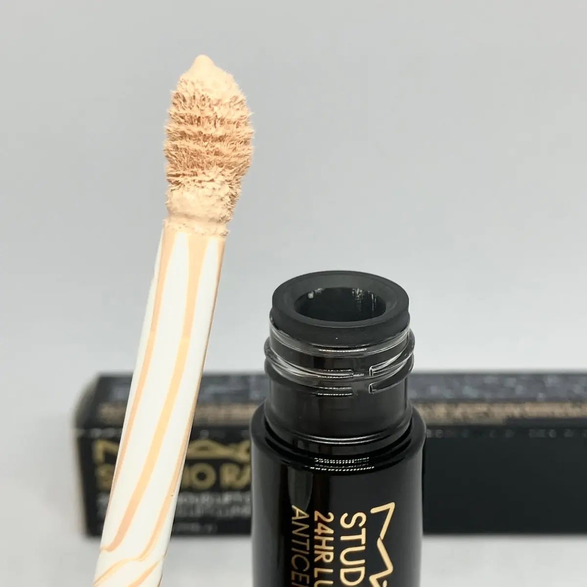 スタジオ ラディアンス 24 ルミナス コンシーラー/M・A・C/リキッドコンシーラーを使ったクチコミ(2枚目)