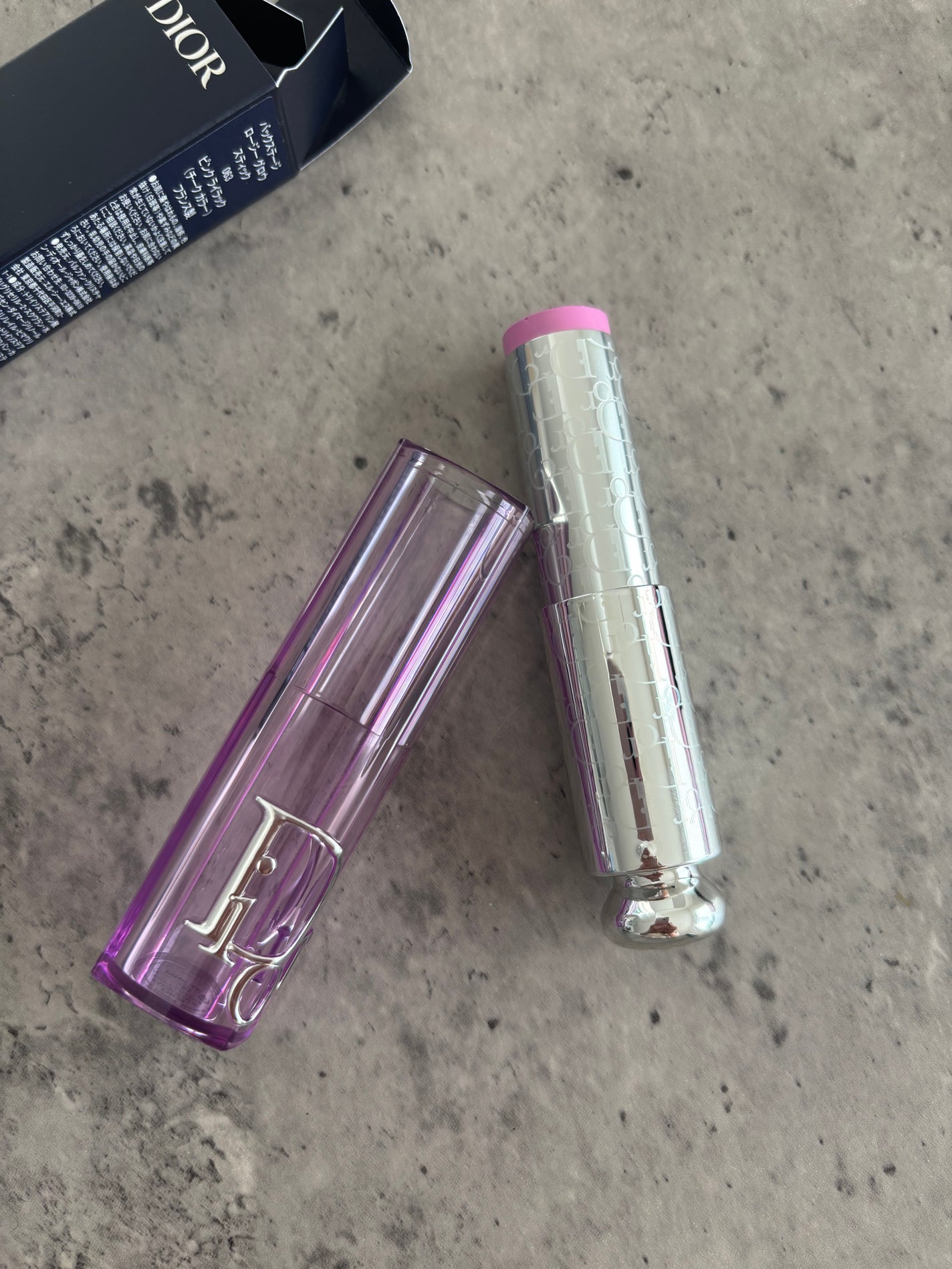 ぷぅぴぃ《紫コス部💜💗》 on LIPS 「💜🩷バックステージロージーグロウスティック063ピンクライラッ..」(1枚目)