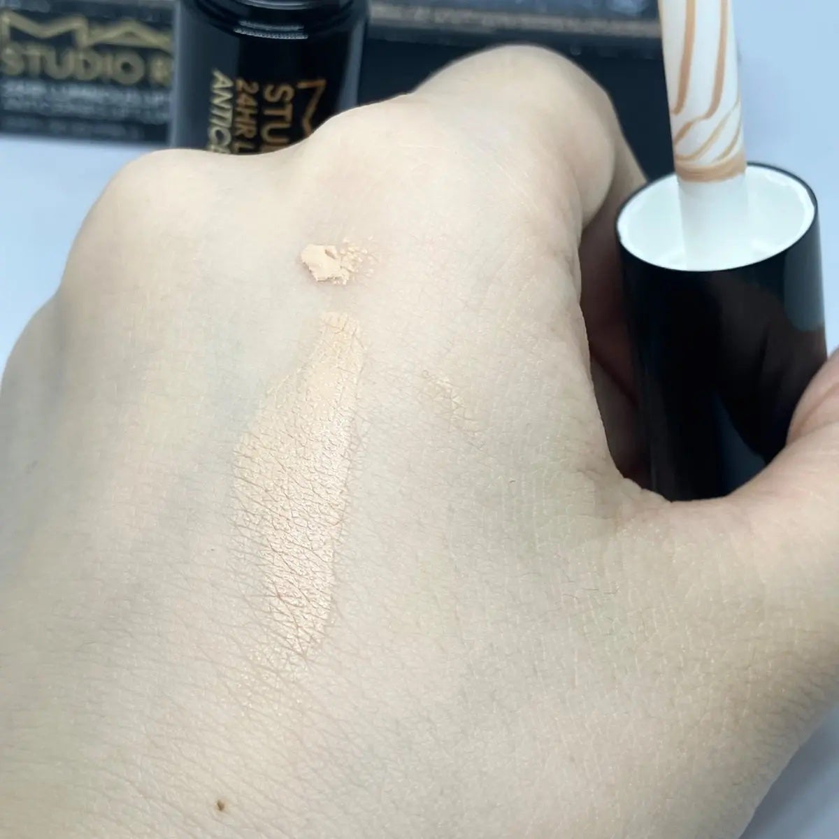 スタジオ ラディアンス 24 ルミナス コンシーラー/M・A・C/リキッドコンシーラーを使ったクチコミ(3枚目)