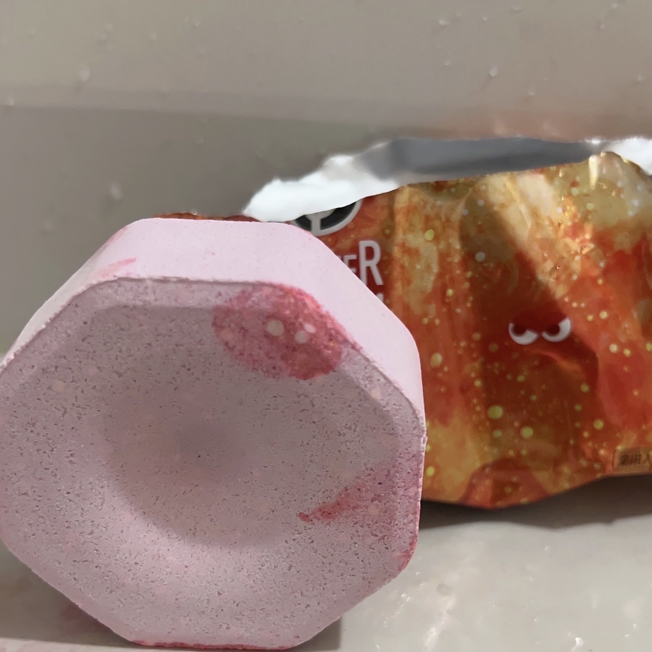 バブ モンスターバブルMEGA級 ボコボコ泡 スパイシーエナジーの香り​/バブ/炭酸系入浴剤を使ったクチコミ（2枚目）