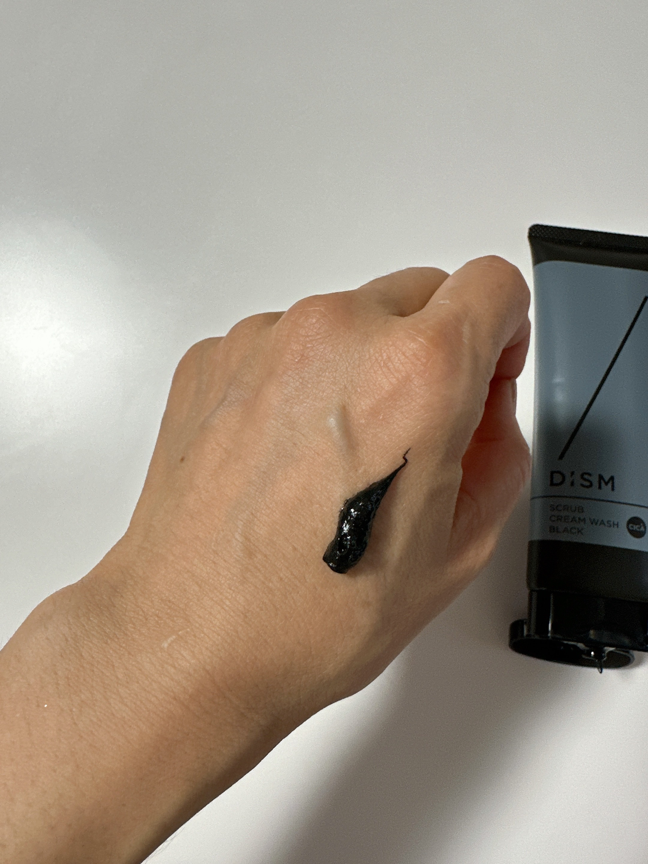 ディズム　スクラブクリームウォッシュ ブラック/DISM/洗顔フォームを使ったクチコミ（2枚目）