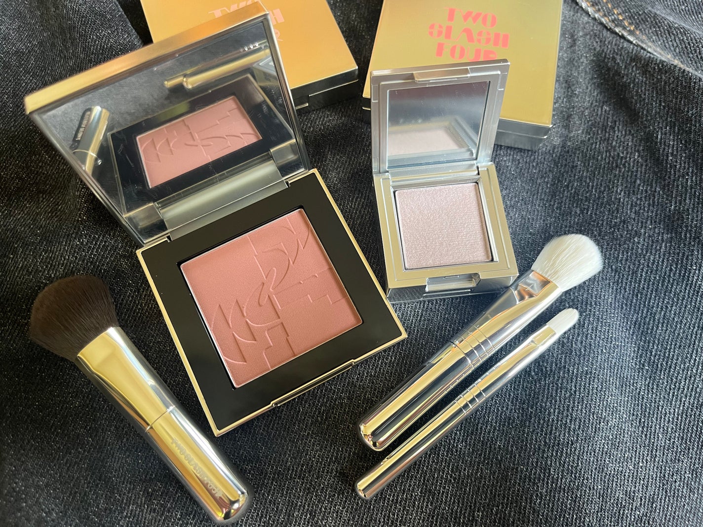 ストロビングフェイスキューブ/TWO SLASH FOUR/ハイライトを使ったクチコミ(1枚目)