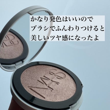 NARS ライトリフレクティング ルミナイジングパウダー/NARS/パウダーハイライトを使ったクチコミ(5枚目)