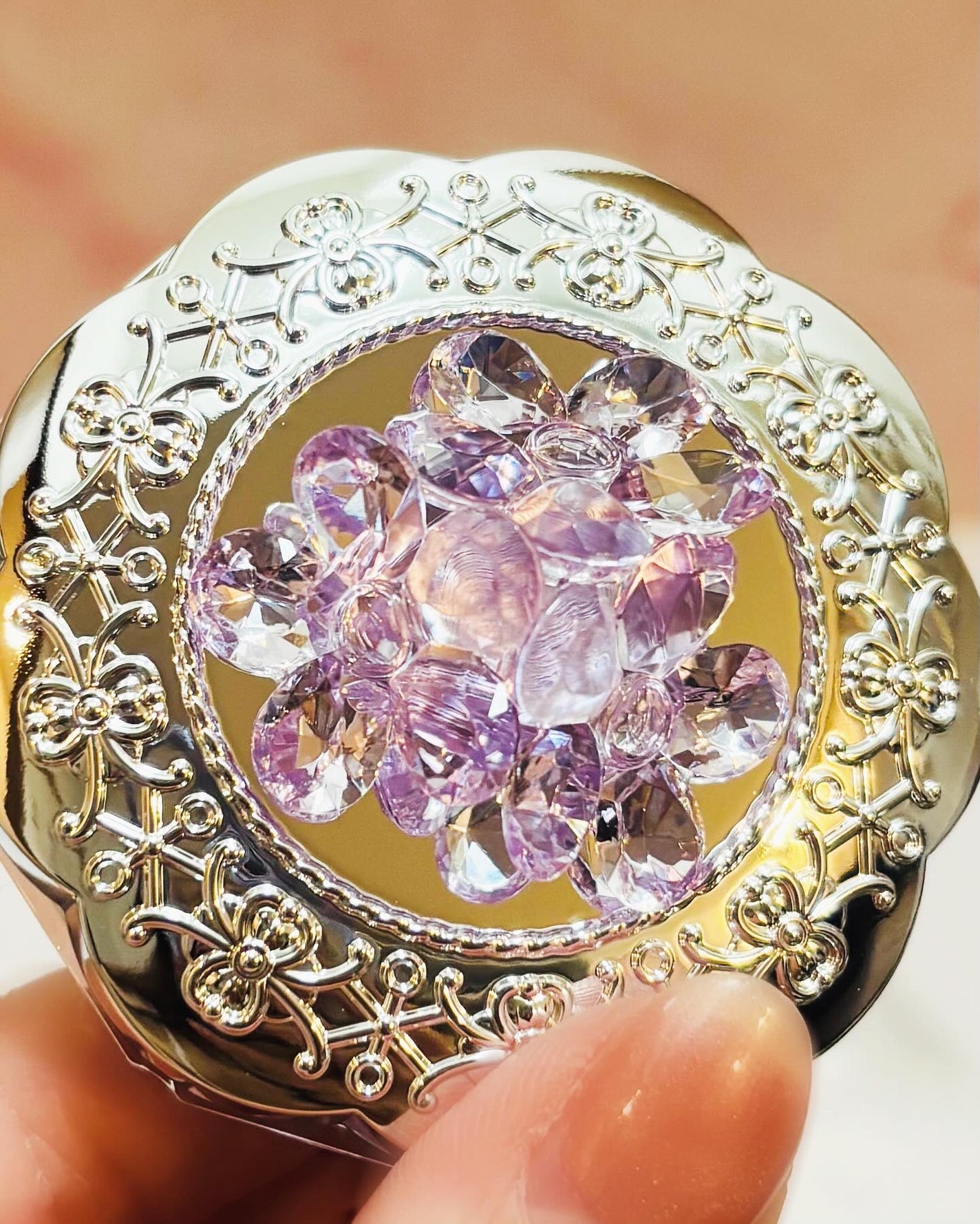 ジルスチュアート クリスタルブルーム ペタルクチュールアイズ デュオ/JILL STUART/アイシャドウパレットを使ったクチコミ(3枚目)