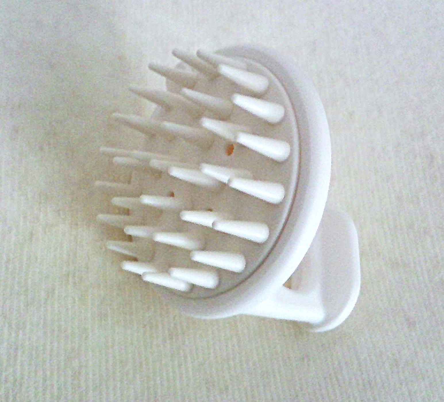 シャンプーブラシ/セリア/スカルプブラシを使ったクチコミ（1枚目）