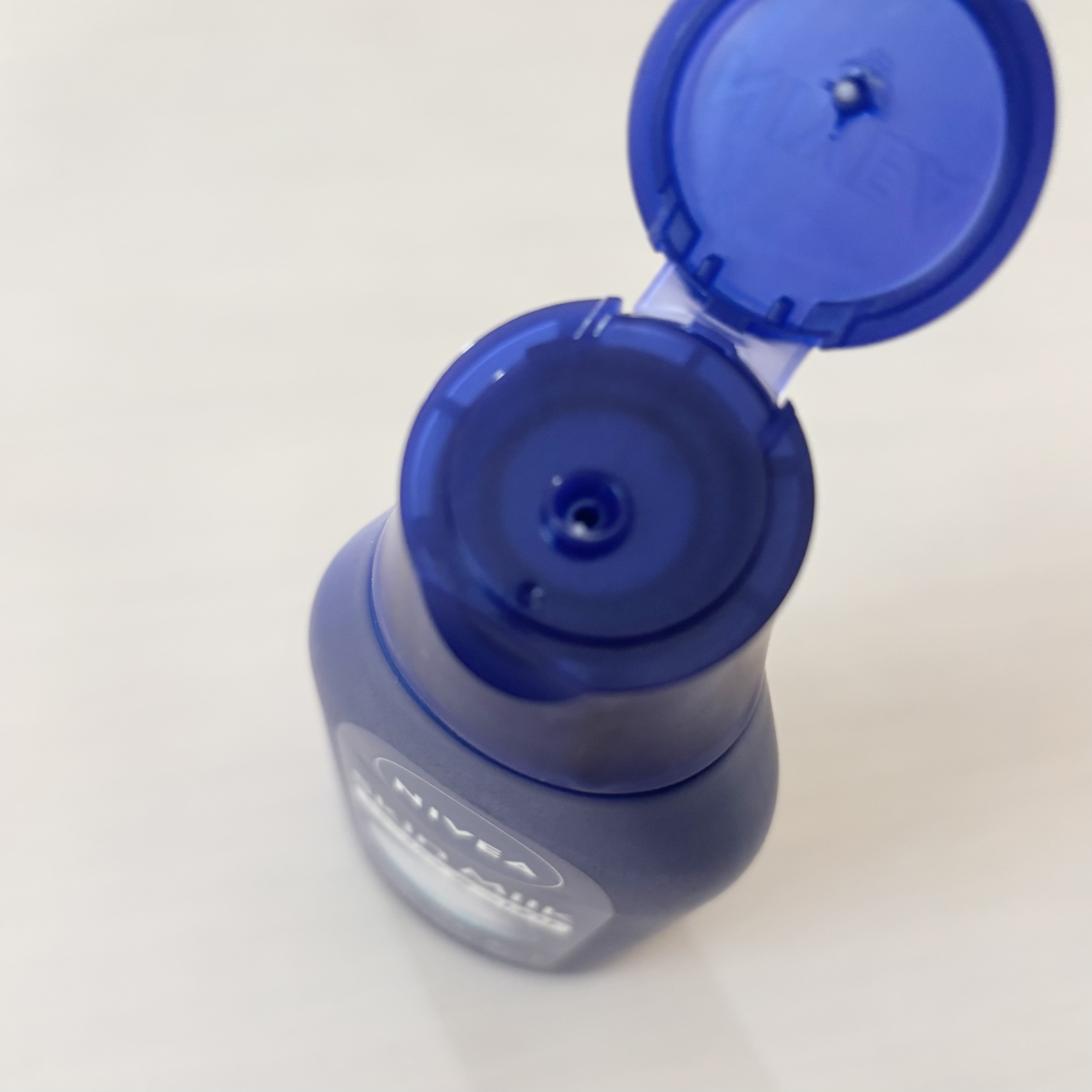 ニベア スキンミルク さっぱり やさしいフローラルの香り/ニベア/ボディミルクを使ったクチコミ（2枚目）