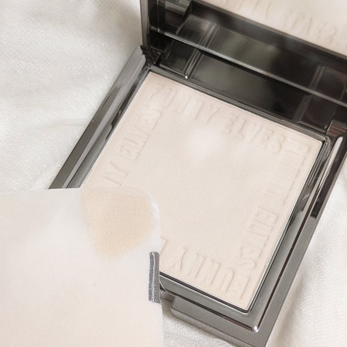 ソフトマットプレストパウダー/FUNNY ELVES方里/プレストパウダーを使ったクチコミ(3枚目)