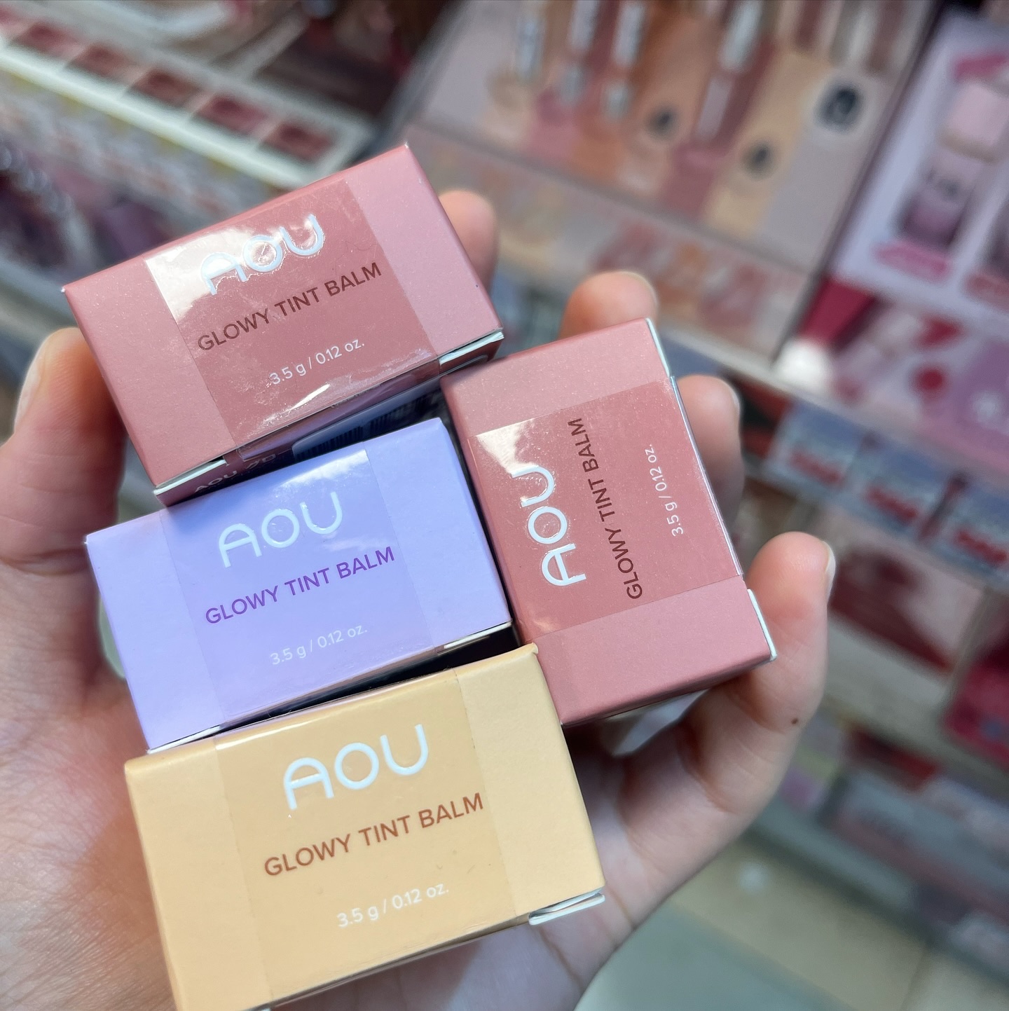 GLOWY TINT BALM/AOU/リップグロスを使ったクチコミ（2枚目）
