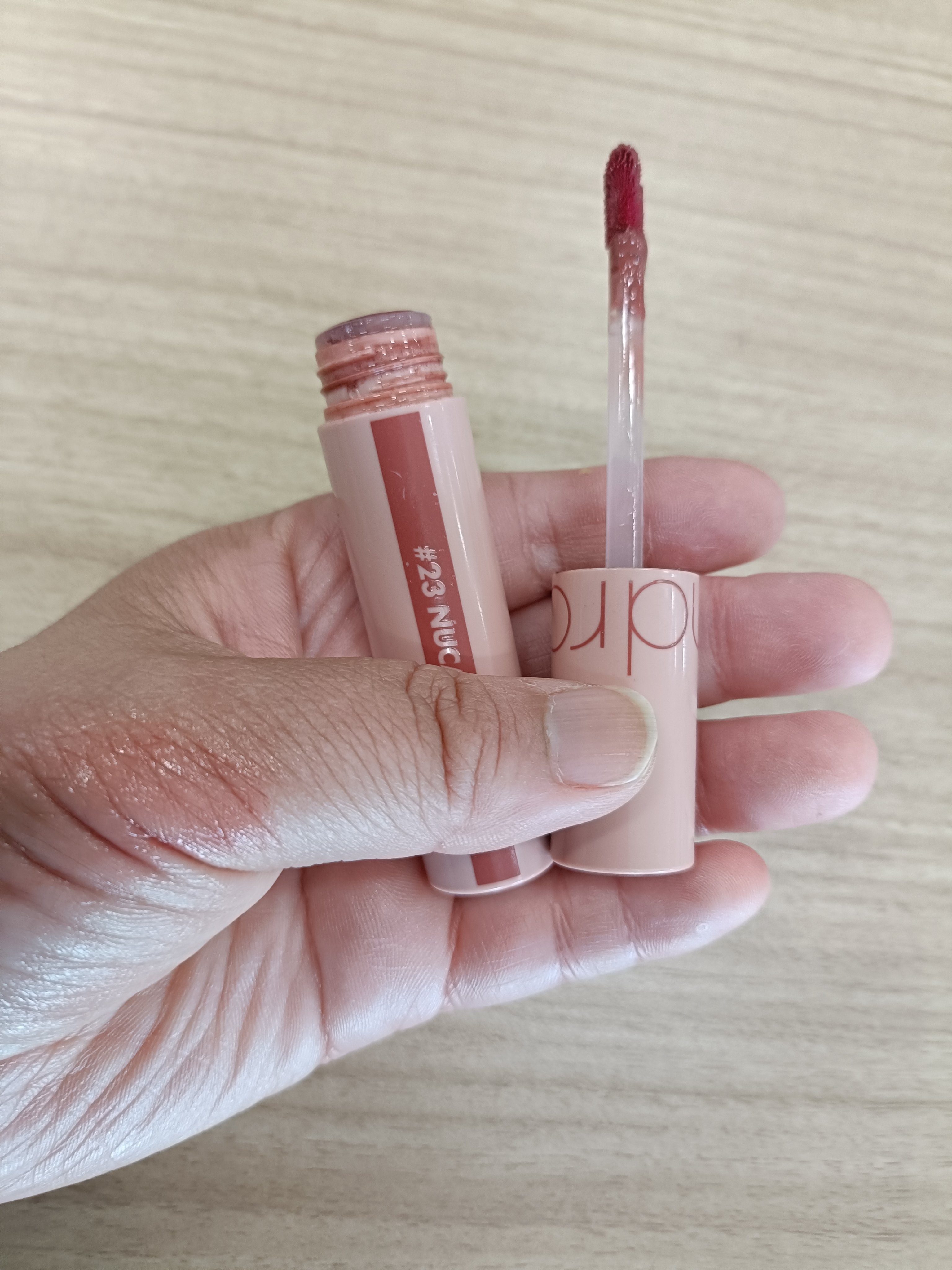 ジューシーラスティングティント/rom&nd/リップティントを使ったクチコミ（1枚目）