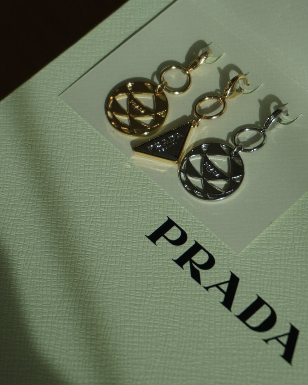 oto|好きを育てるメイクレシピ on LIPS 「@pradabeautyホリデーコレクション🎄ミントグリーンの..」(5枚目)