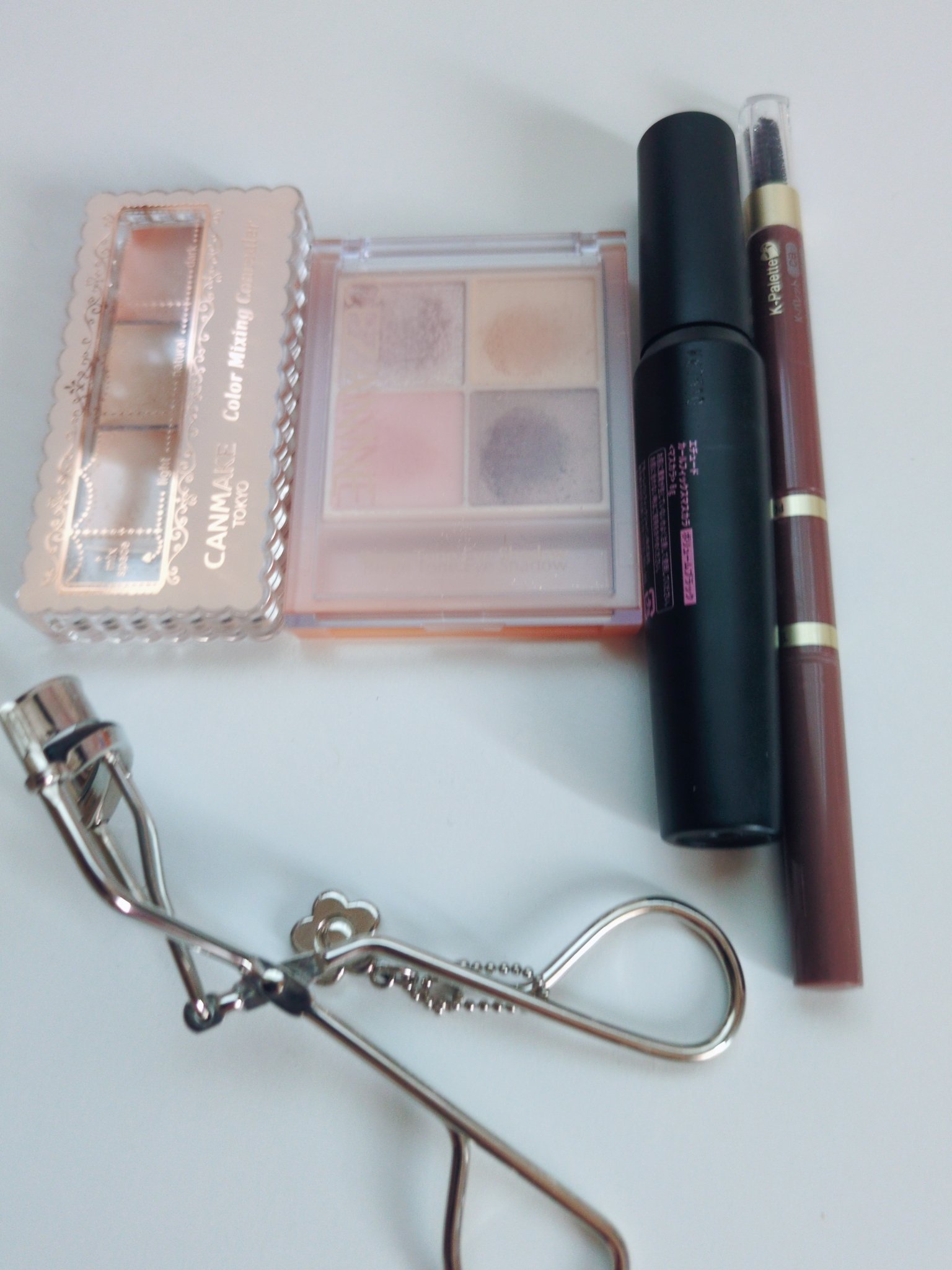 ベージュトーンアイシャドウ/CEZANNE/アイシャドウパレットを使ったクチコミ（1枚目）