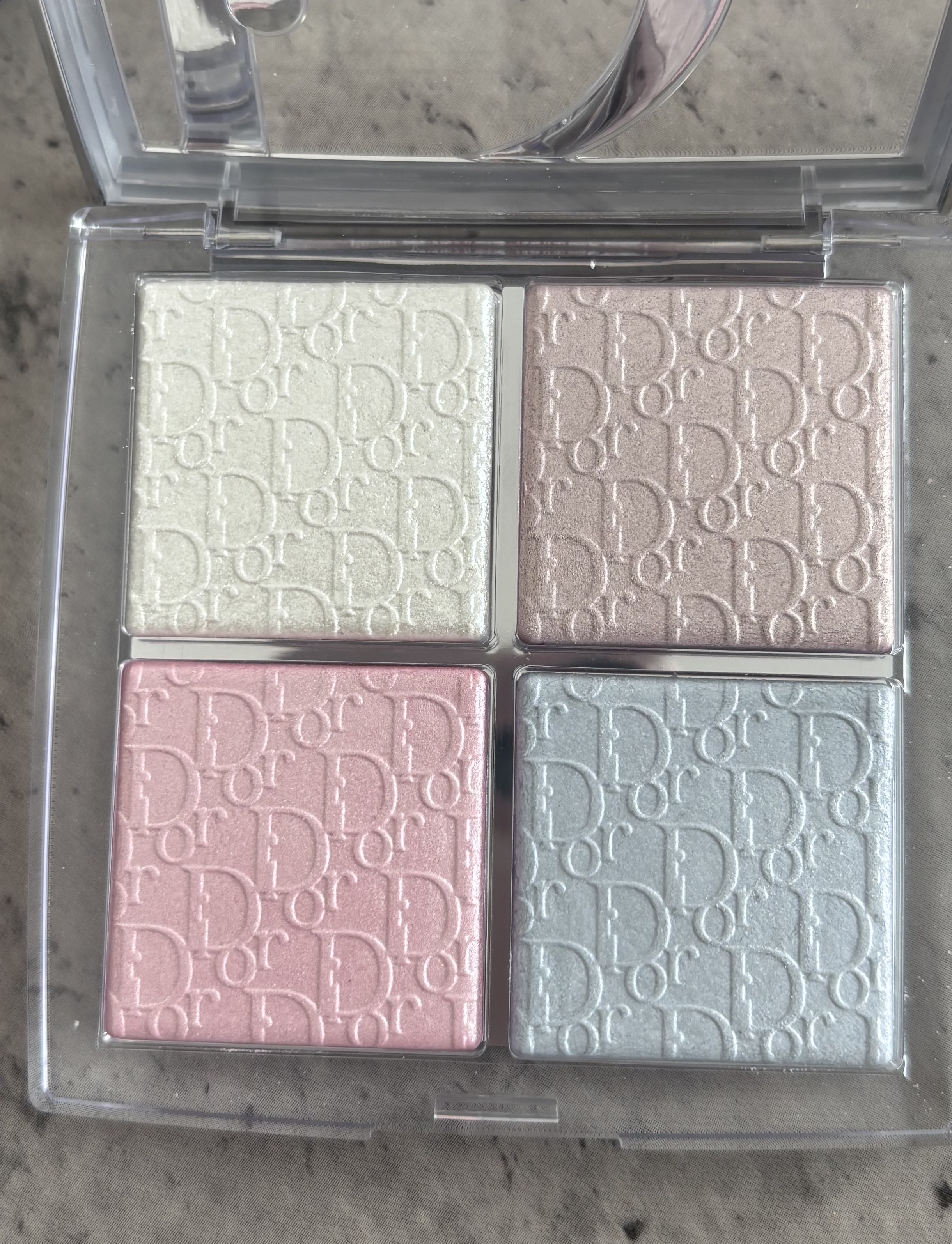 ディオール バックステージ フェイス グロウ パレット/Dior/ハイライトを使ったクチコミ（3枚目）