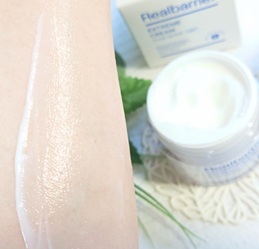 リアルバリア エクストリームクリーム ライト/Real Barrier/フェイスクリームを使ったクチコミ（2枚目）