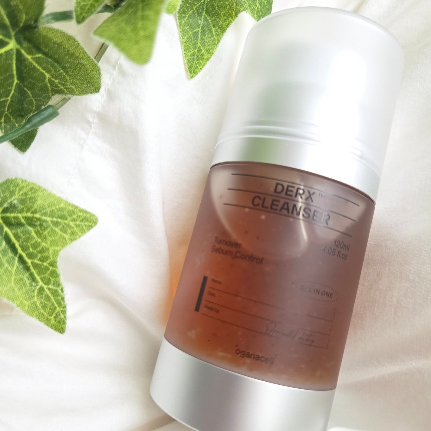 さっちん on LIPS 「大好きな洗顔ですジェル状になっていてまずは顔全体に塗って馴染ま..」(1枚目)