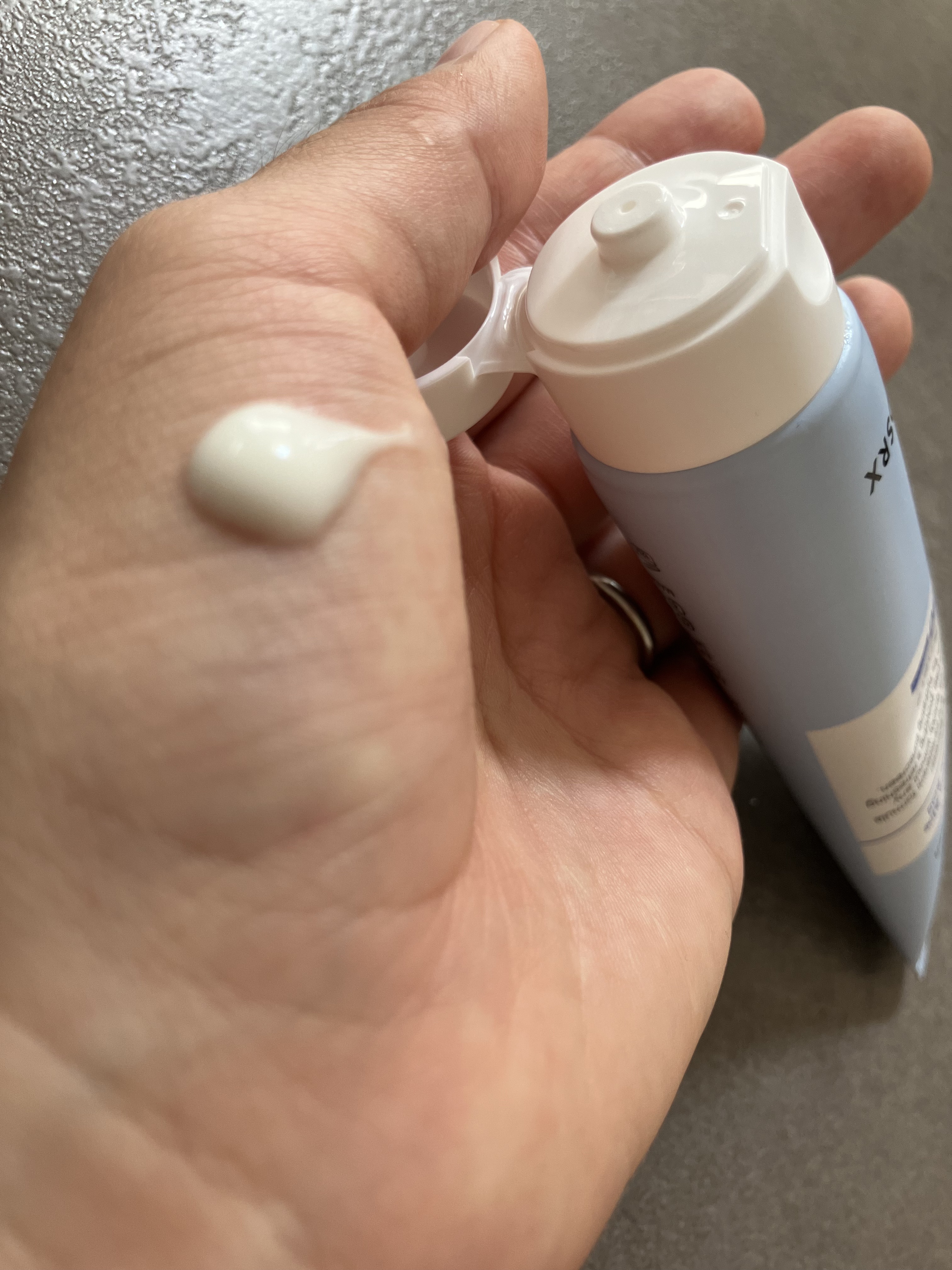 ウルトラライト透明UVクリーム/COSRX/日焼け止めクリームを使ったクチコミ（2枚目）