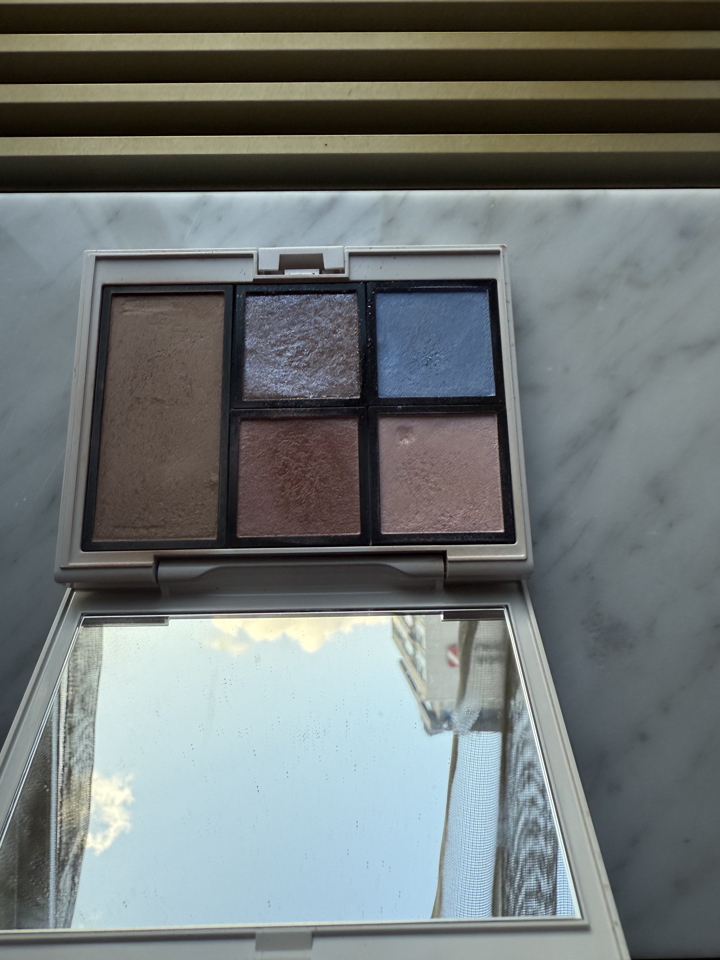 アディクション ザ アイシャドウ スパークル/ADDICTION/単色アイシャドウを使ったクチコミ（3枚目）