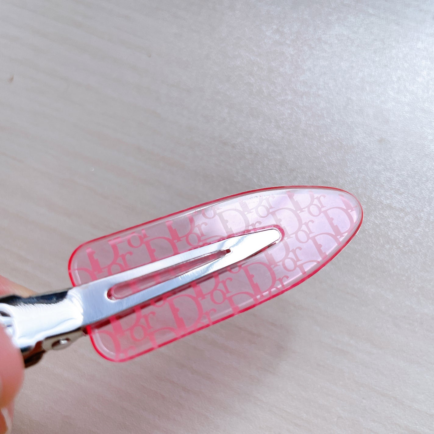 佐藤。フォロバ◎ on LIPS 「ノベルティでついてきたこのディオールの前髪クリップが可愛すぎる..」(3枚目)