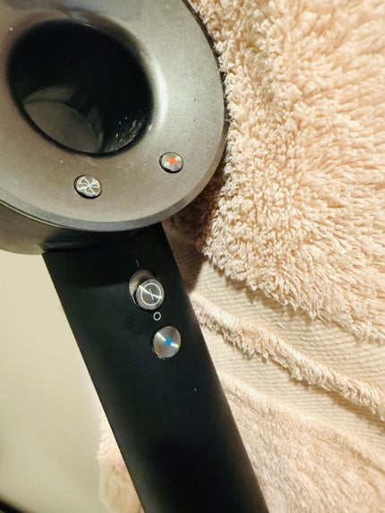 dyson Dyson Supersonic Ionicヘアドライヤーのクチコミ「乾くのがダントツ早いm(_ _)m
乾かしやすくてデザインもめちゃくちゃオシャレなのでお気に.....」(1枚目)