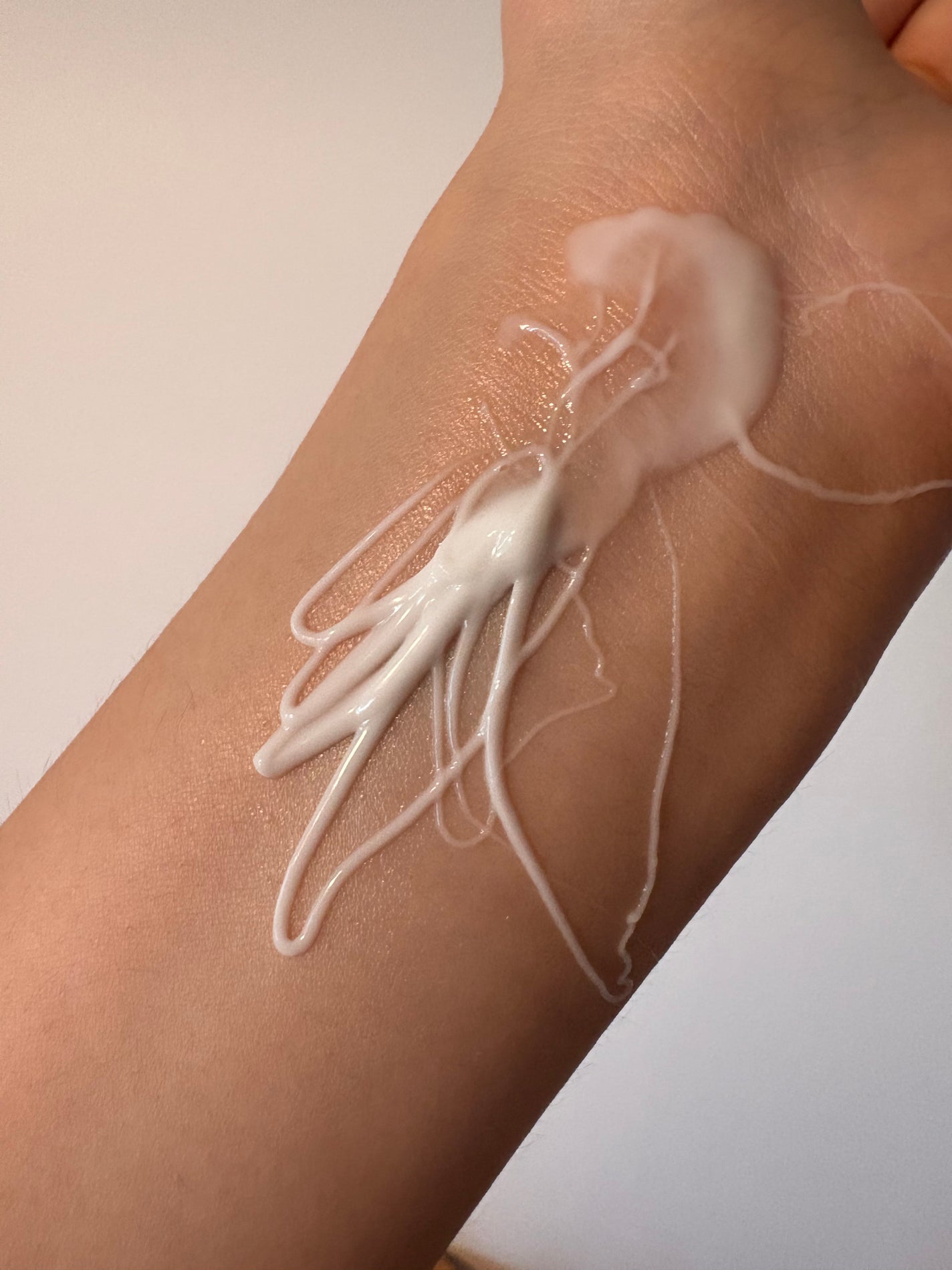 プレミアムナイテ スレッドネッククリーム/MEDIPEEL/ネック・デコルテケアを使ったクチコミ(5枚目)