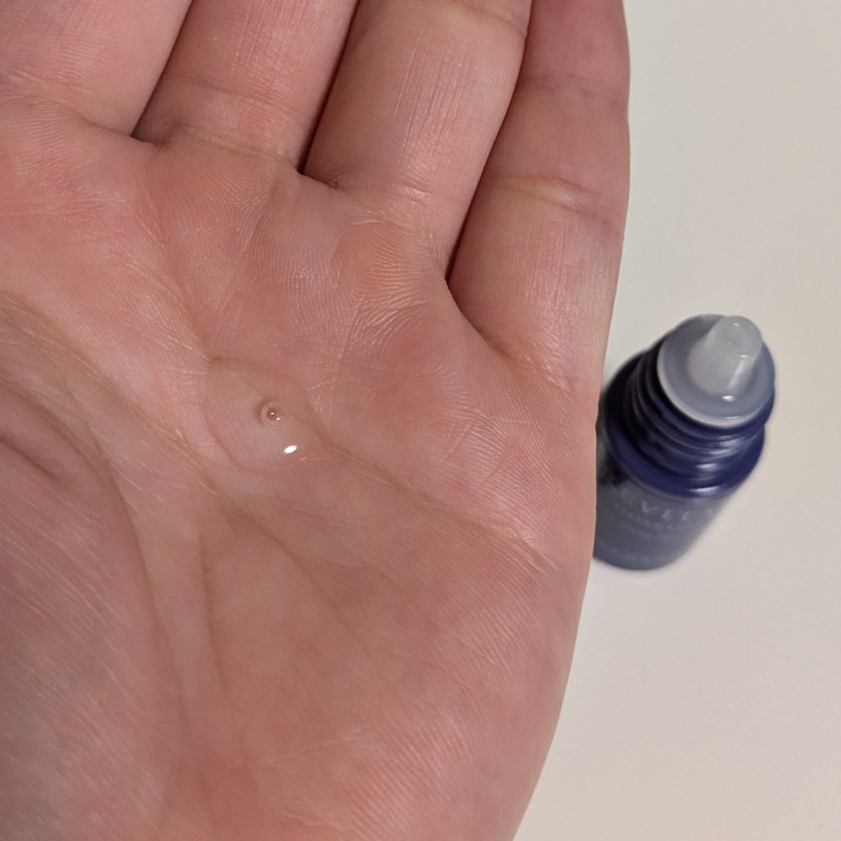 リバイタル アイゾーンブースターのクチコミ「見た目年齢を左右する
目もとのケア♡

美容液をお試ししました。

────────────
.....」（3枚目）