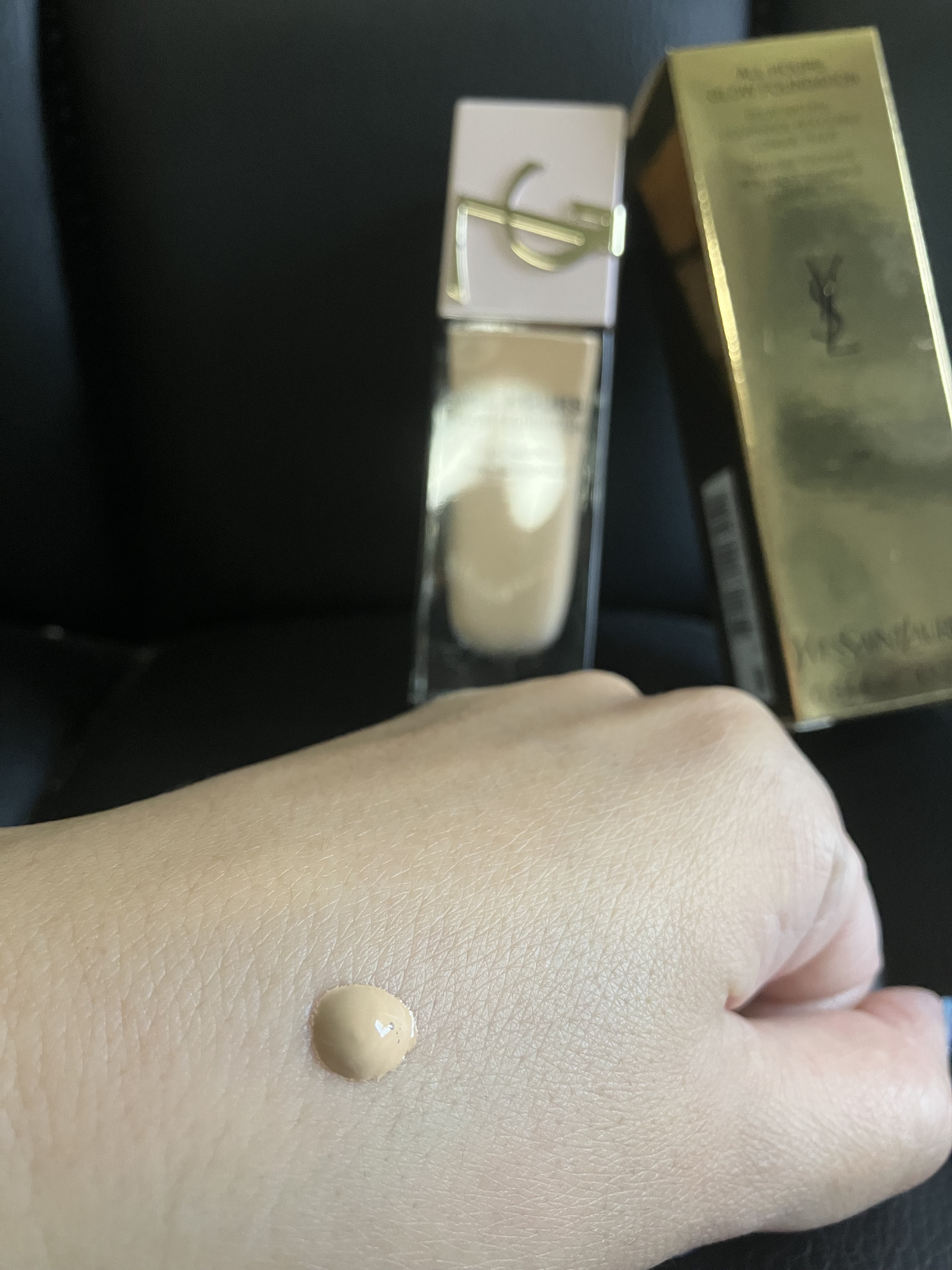 YVES SAINT LAURENT BEAUTE オールアワーズ リキッド グロウのクチコミ「イヴ・サンローランの8月22日発売の新ファンデです。オンライン体験会に参加させていただきました.....」（2枚目）