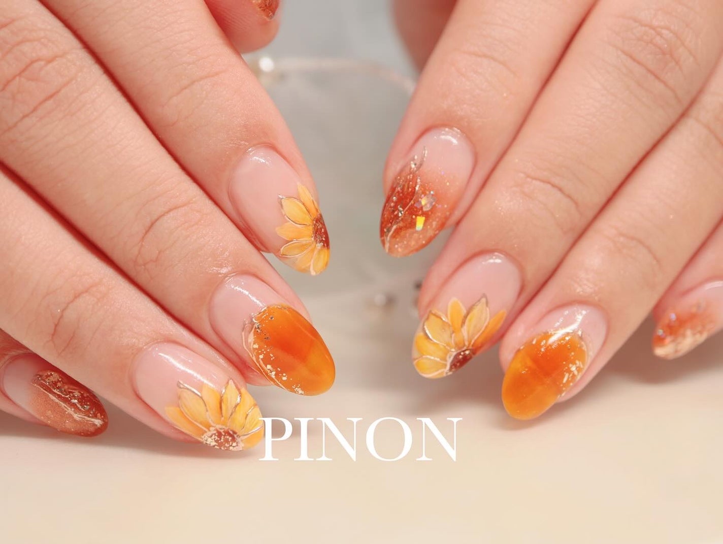 shino on LIPS 「designcourse🌻♡ひまわりとクリア感のあるカラーが可..」(3枚目)