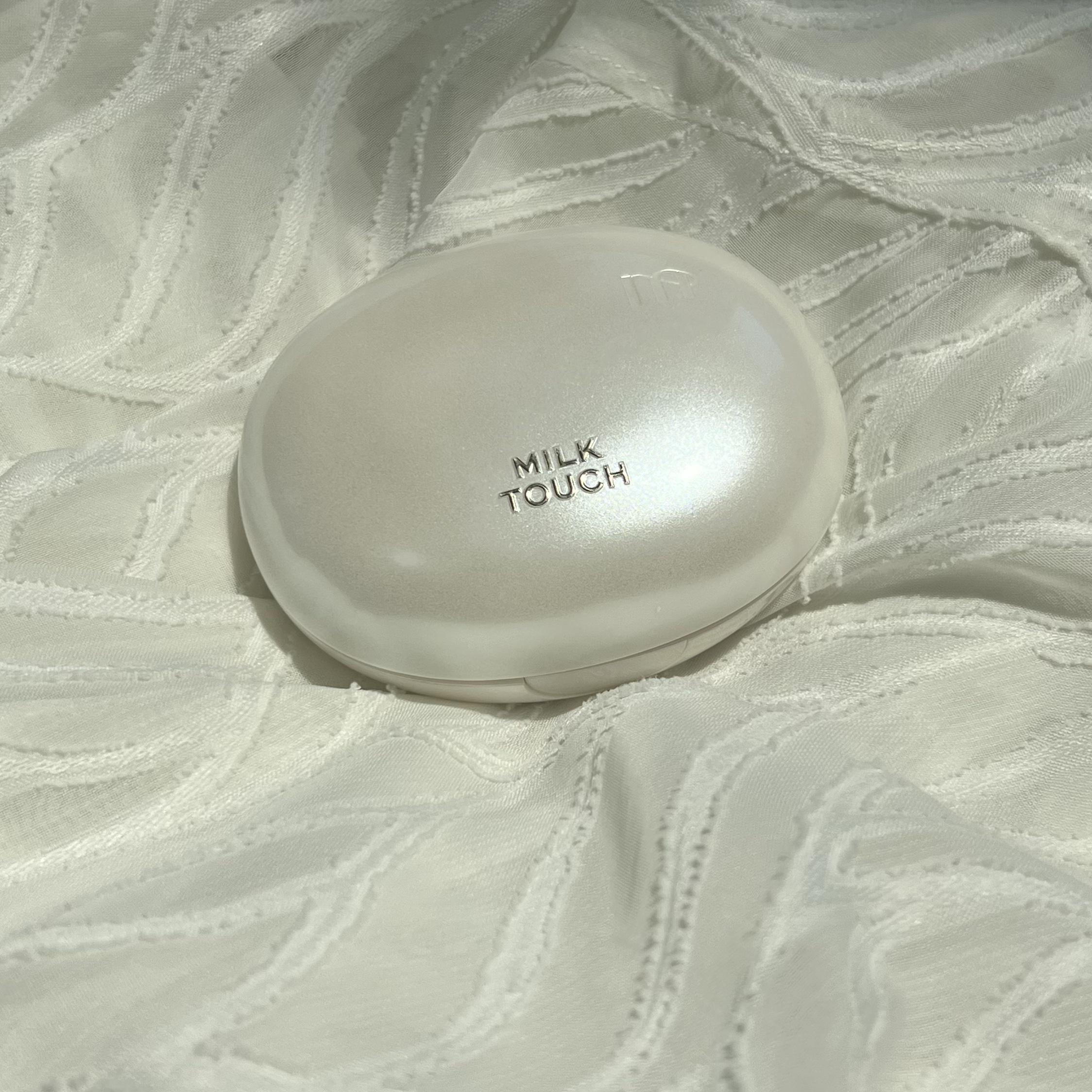 オールデイスキンフィットパールグロウクッション 03 Natural Beige(ナチュラル ベージュ)/Milk Touch/クッションファンデーションを使ったクチコミ（1枚目）