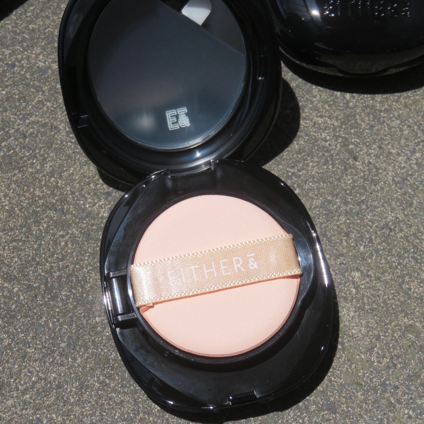 Pebble Blur Cushion (mini)/EITHER&/クッションファンデーションを使ったクチコミ(2枚目)