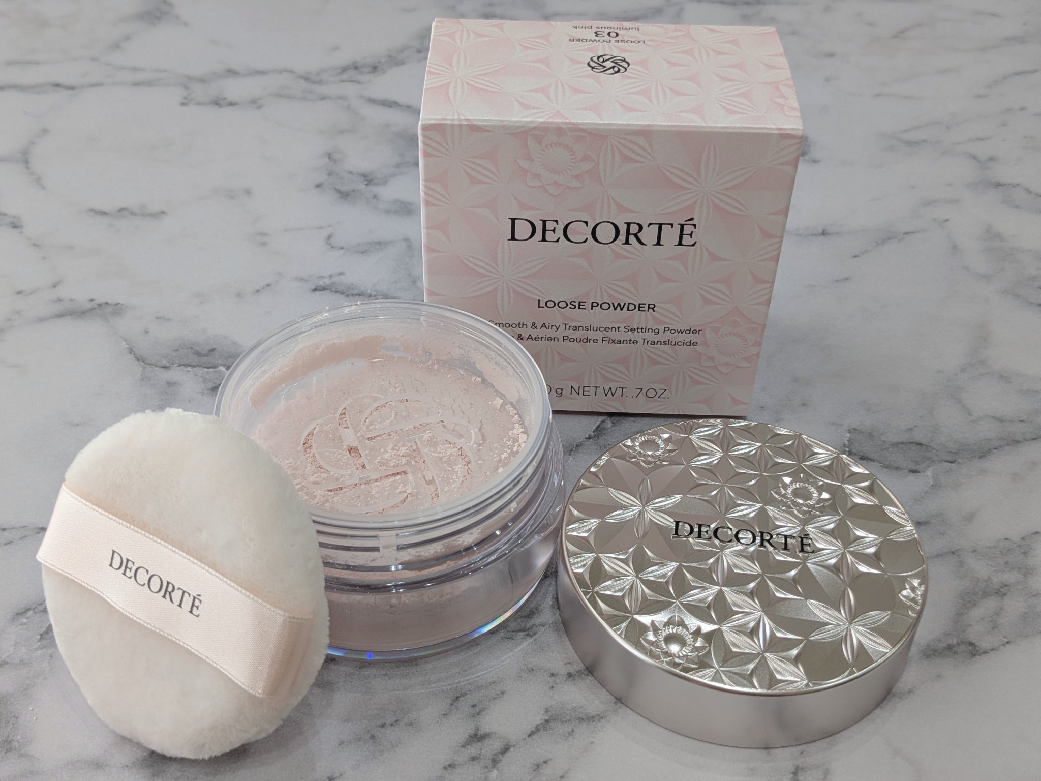 ◯DECORTÉ
ルース パウダー　03　luminous pink

ずっと気になっていてやっと購入しました♡

たくさん素敵なカラーがあって迷いましたが
ベースメイクは基本ピンクを好んで使っているので
03のluminous pinkに