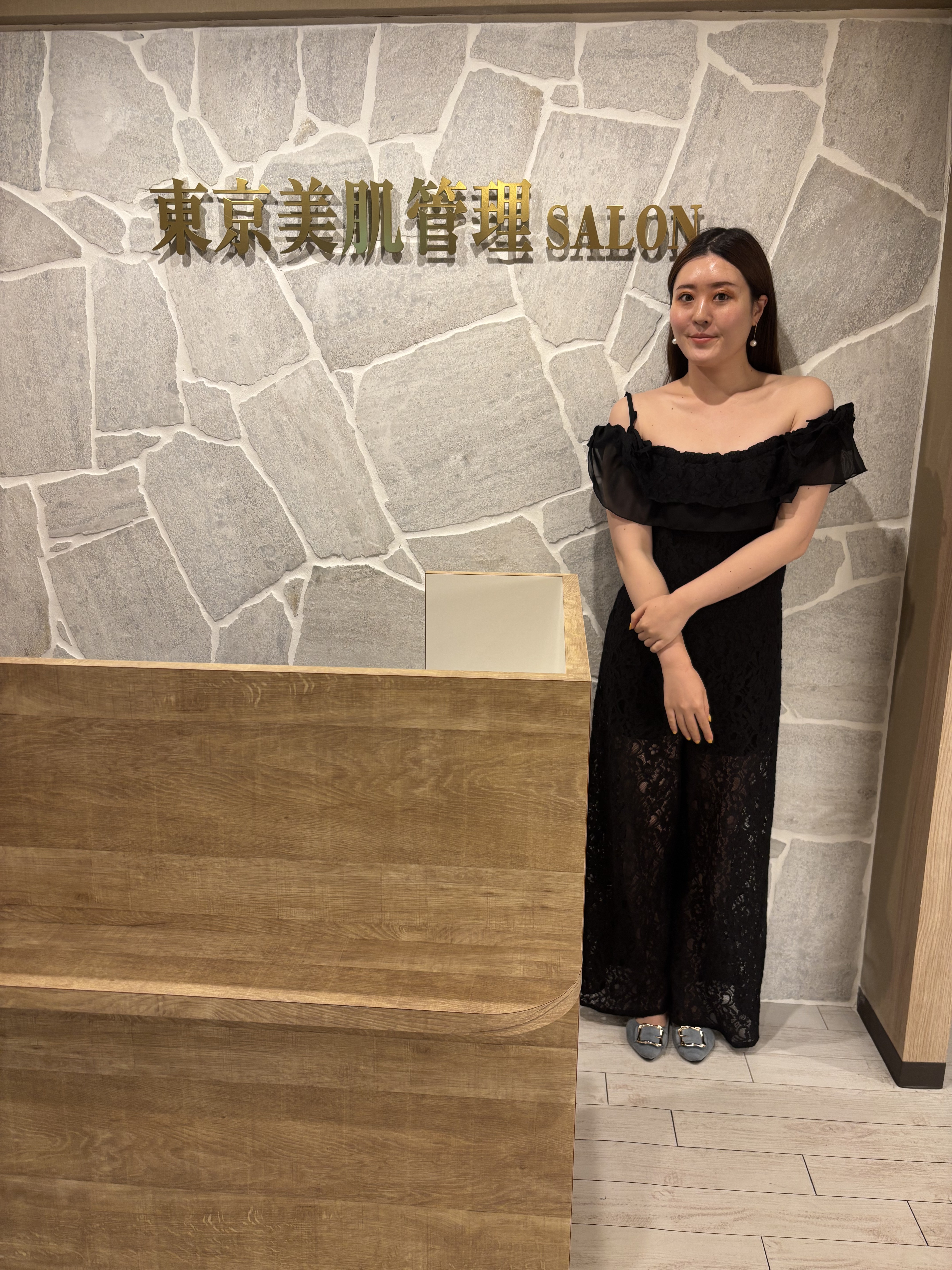 *
\夏におすすめな保湿力高いヘアミスト/


髪の毛細いし
かつ毛量多いく

髪を今伸ばしているので寝癖とかで
絡まりやすいけど、

寝癖直しにも使えて
2種類の保湿成分配合の

#リーゼ の　#うるおいミントシャワー

ミントの香りが
