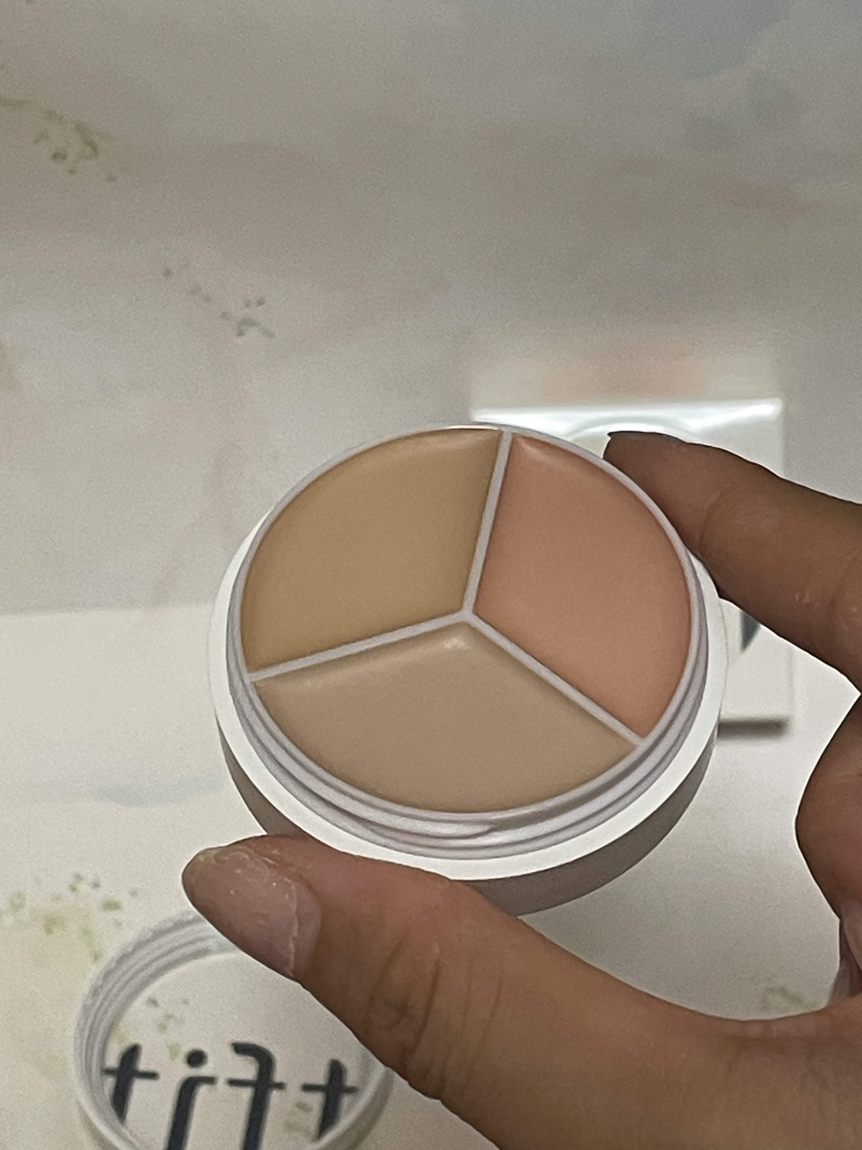 カバーアッププロコンシーラー/TFIT/パレットコンシーラーを使ったクチコミ（2枚目）