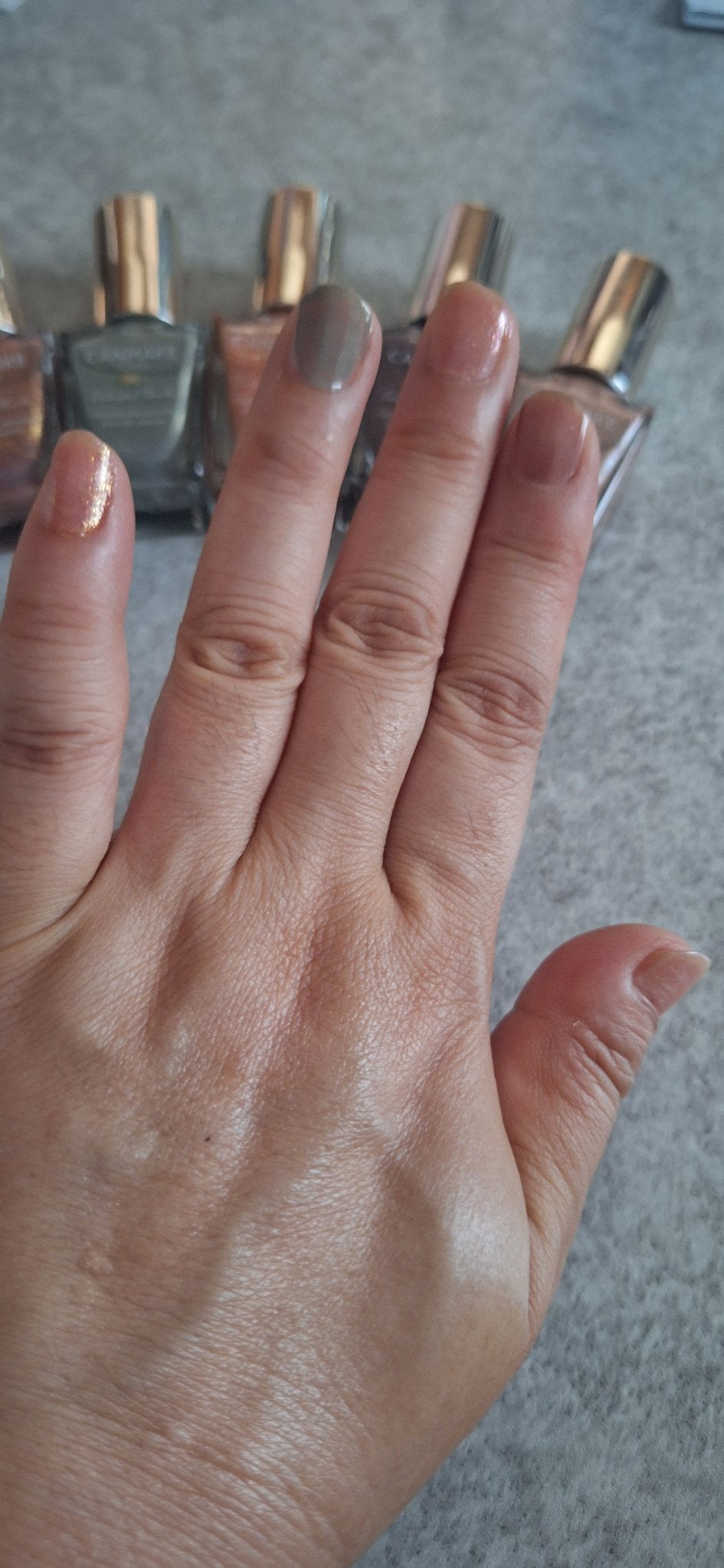 カラフルネイルズ/キャンメイク/マニキュアを使ったクチコミ(2枚目)