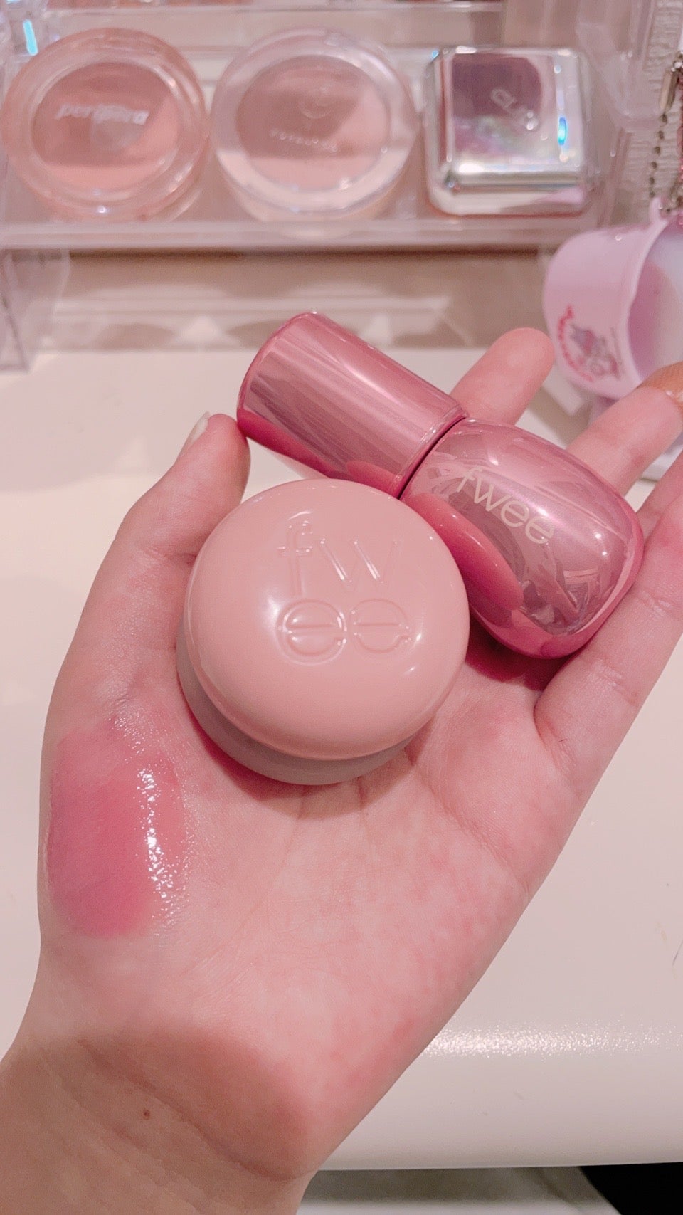 リップアンドチーク ブラーリープリンポット/fwee/口紅を使ったクチコミ(6枚目)