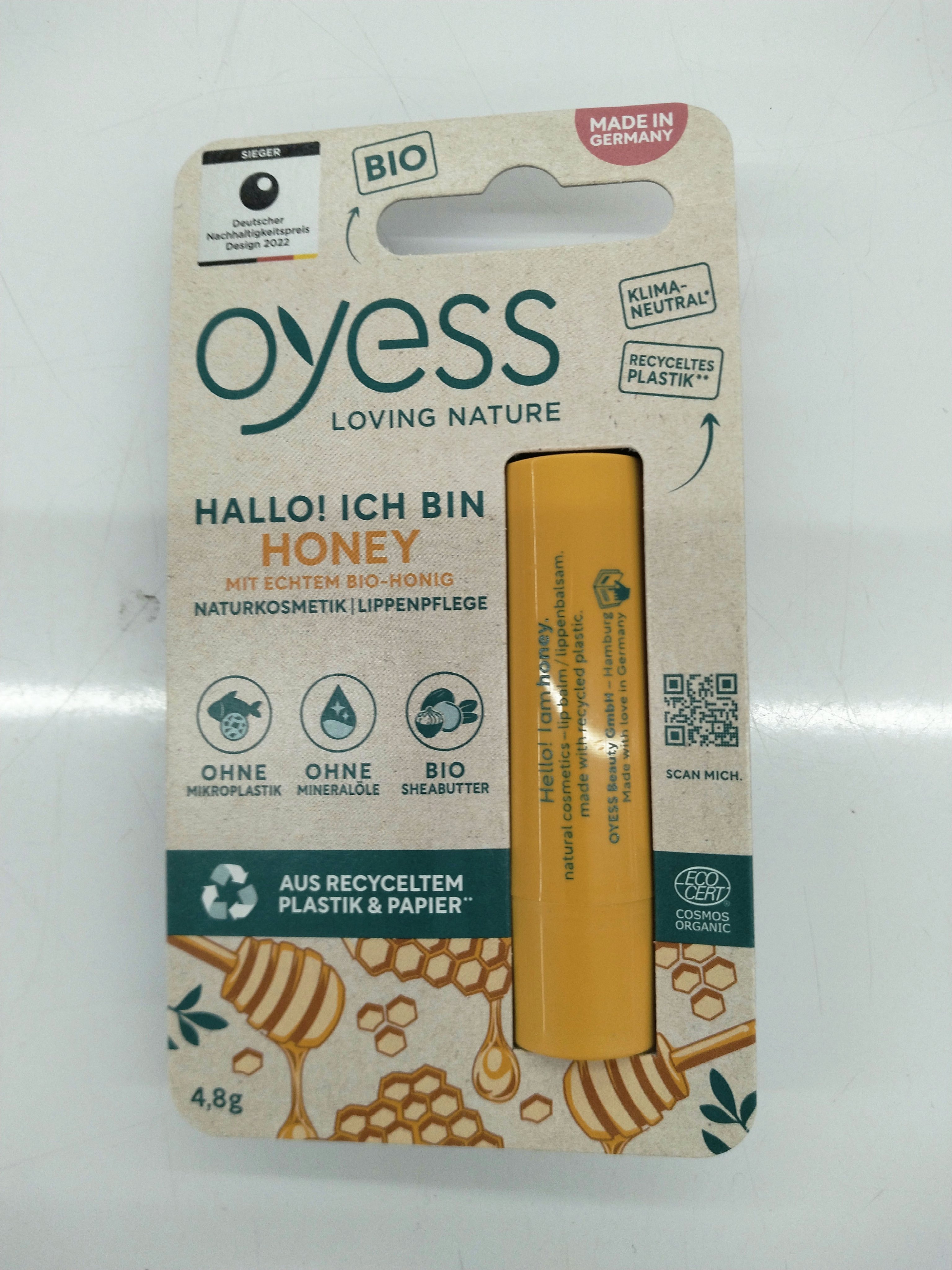 「オーイエス リップクリーム ハニー」は、オーイエス（O.S.)というブランドから発売されているリップクリームの一つです。この製品は、乾燥から唇を守り、しっかりと保湿する効果が特徴です。

### 主な特徴

1. **保湿効果**:
  