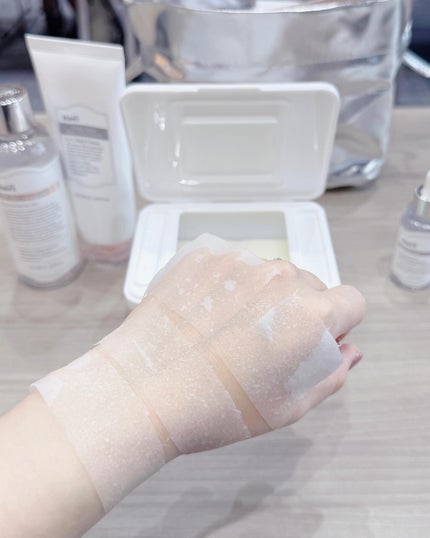 MOON on LIPS 「💙🤍💙🤍💙🤍Klairs@klairs.jpbibintで新製..」(7枚目)