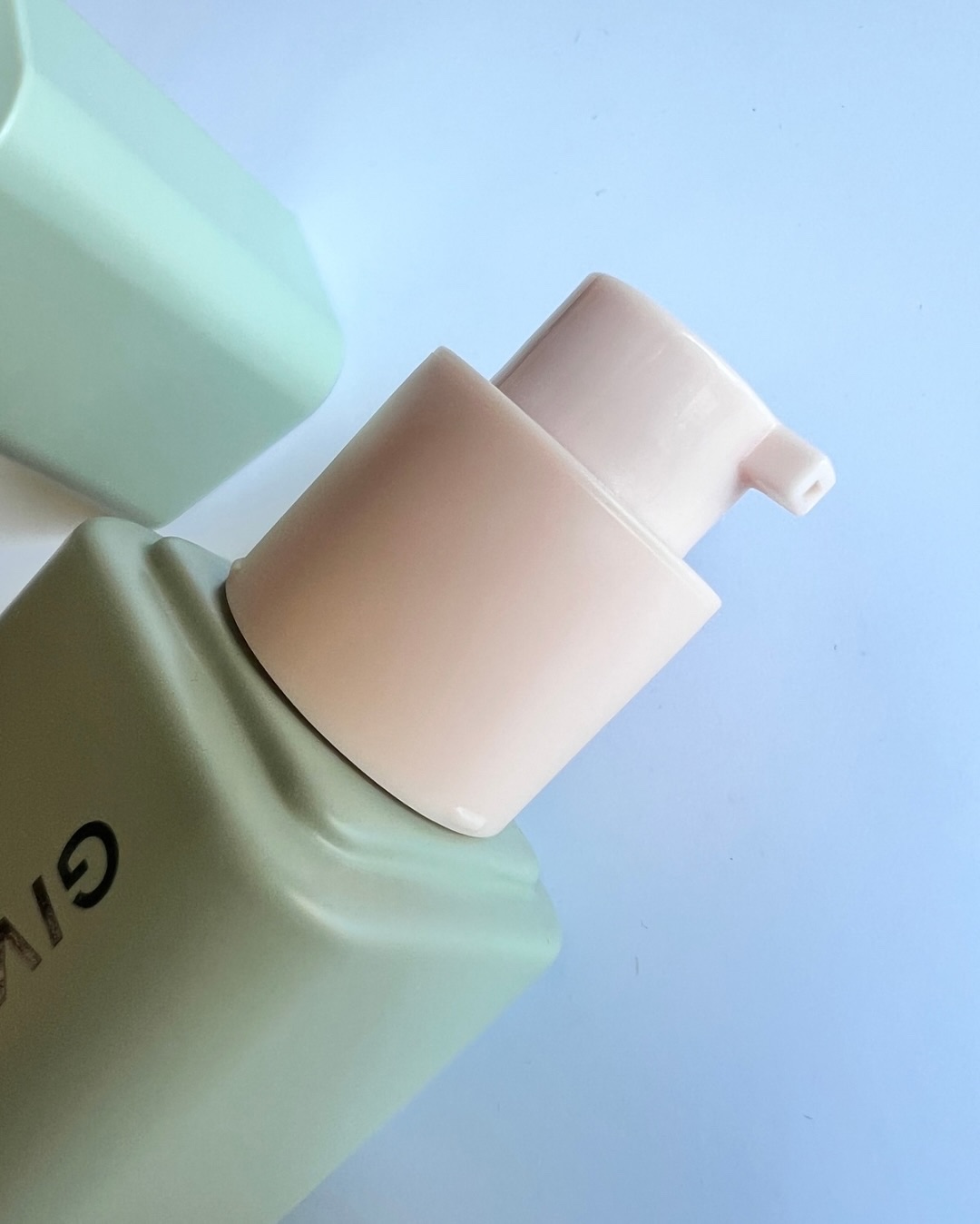 ジヴェルニー 密着カバーファンデーション/GIVERNY/リキッドファンデーションを使ったクチコミ（3枚目）