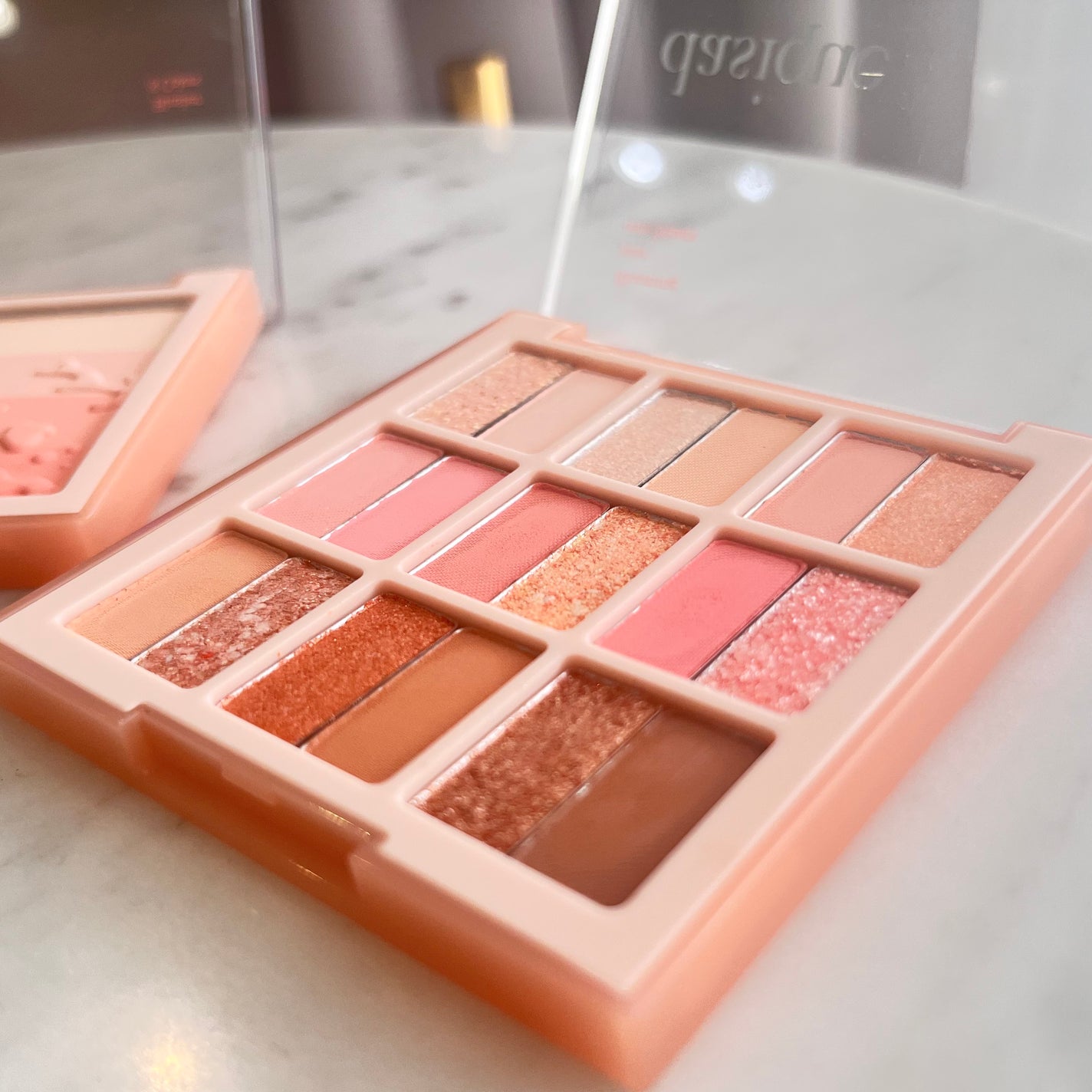 .lemon.m ·͜·ෆ˚*小麦肌🫶🏽💕 on LIPS 「#暑さを乗り切る夏美容暑さも吹っ飛ぶ可愛さですよね。ラメがたっ..」(2枚目)