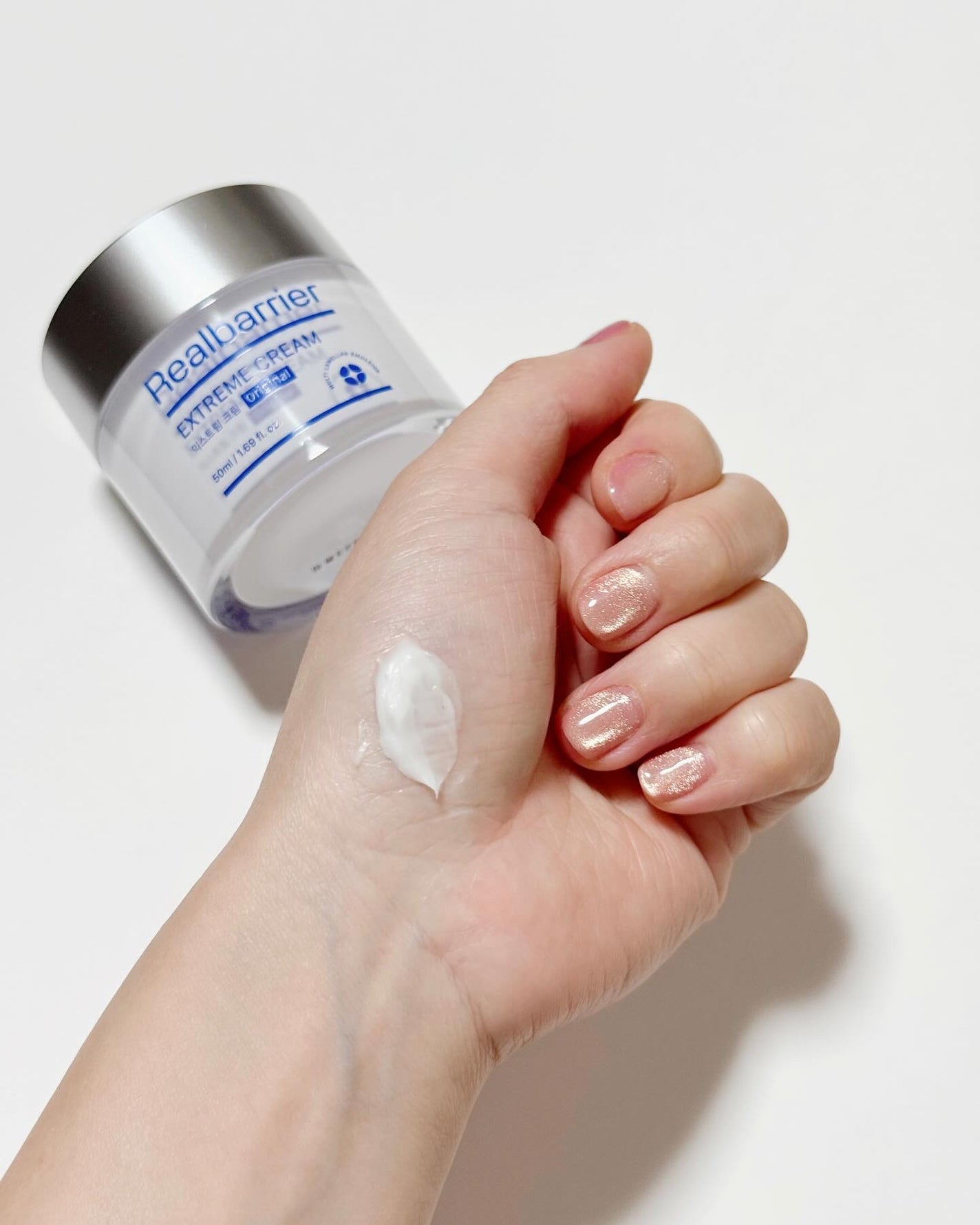 MOON on LIPS 「💙🤍💙🤍💙🤍Realbarrier@realbarrier_j..」(5枚目)