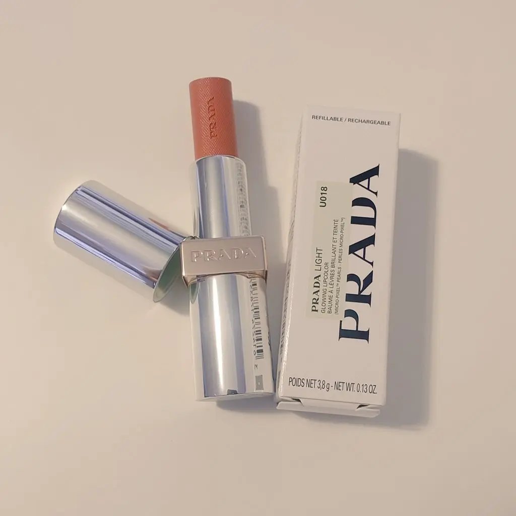 プラダ ライト グローイング リップバーム/PRADA BEAUTY/リップバームを使ったクチコミ（1枚目）